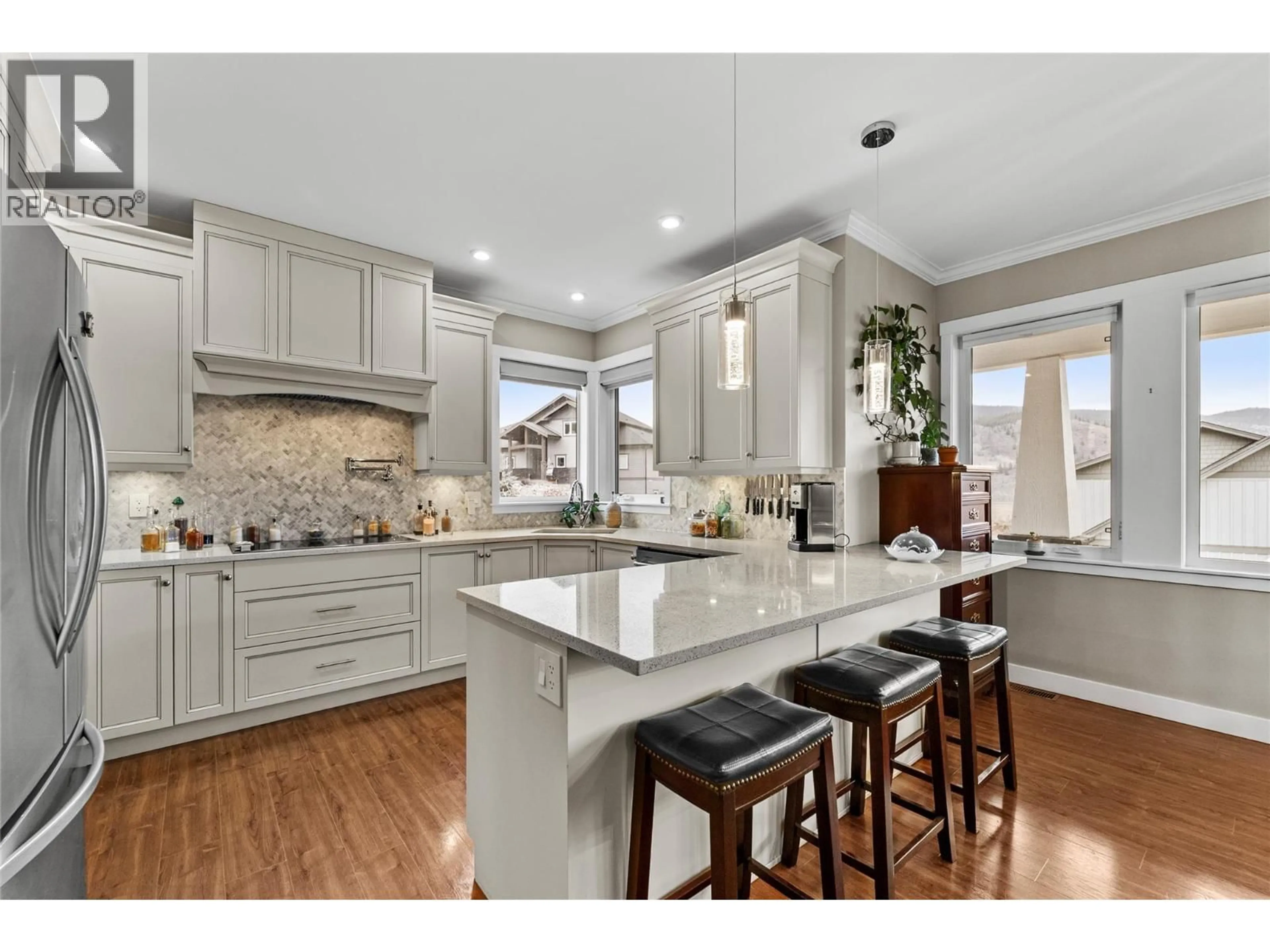 Open concept kitchen, ceramic/tile floor for 370 LOGAN LANE, Merritt British Columbia V1K0B5