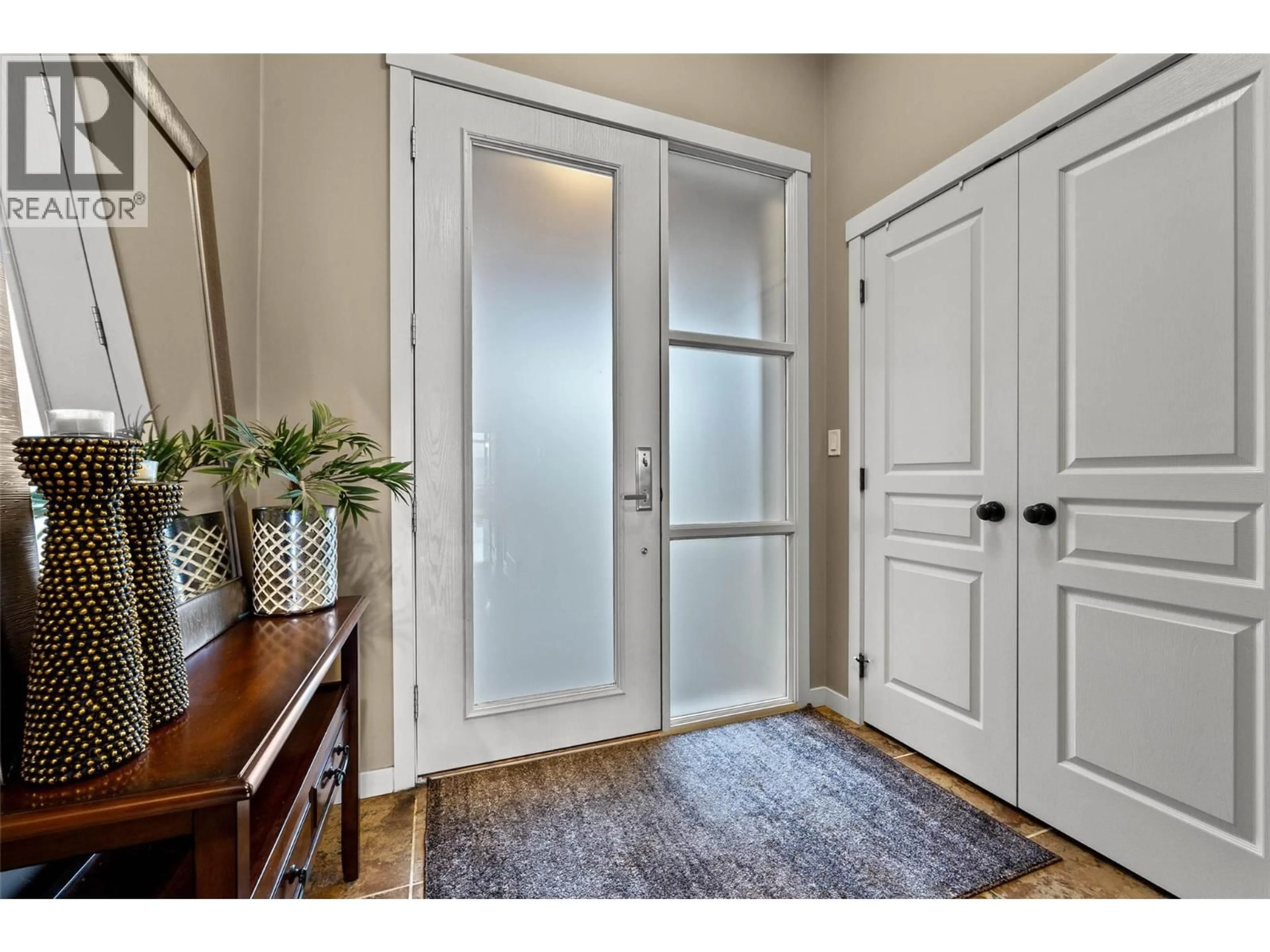 Indoor entryway for 1583 GOLF RIDGE DRIVE, Kamloops British Columbia V2H0A5