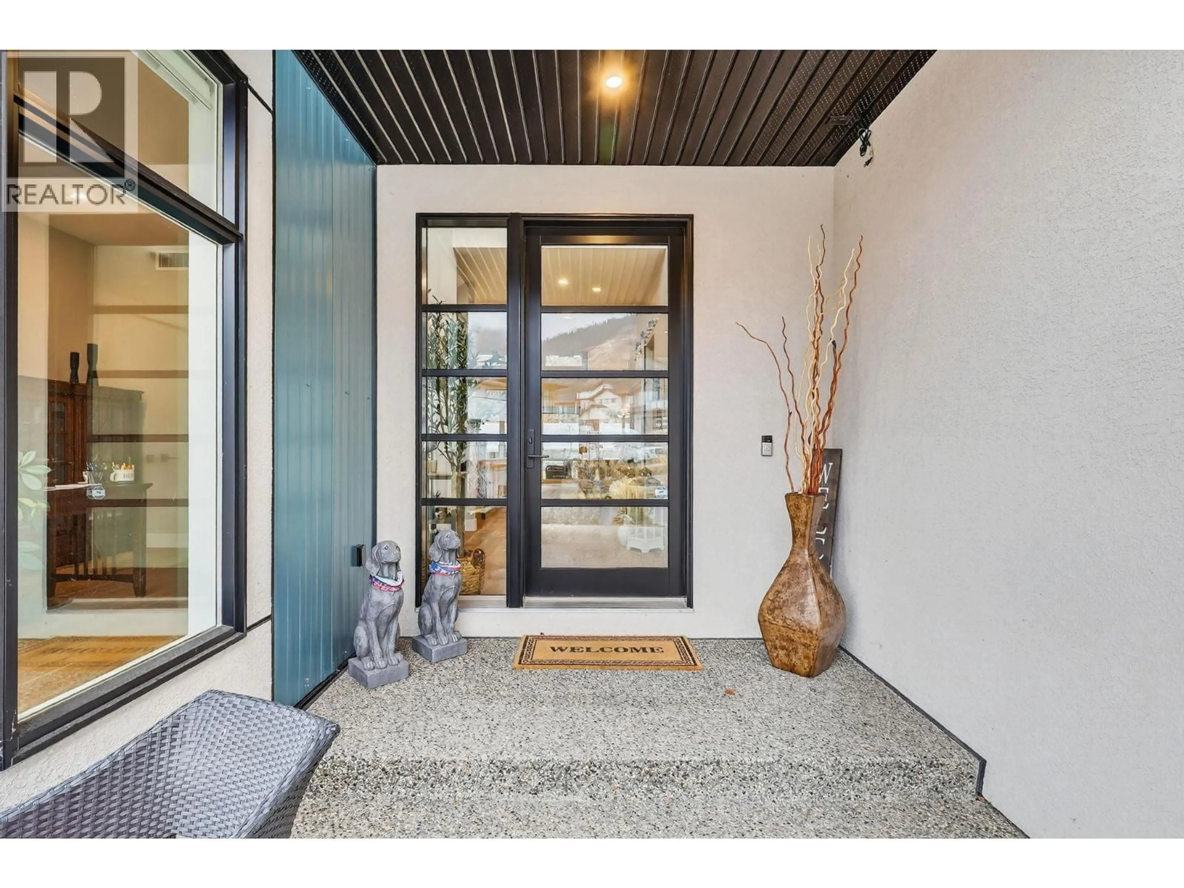 Indoor entryway for 2759 CANYON CREST DRIVE, West Kelowna British Columbia V4T0E3