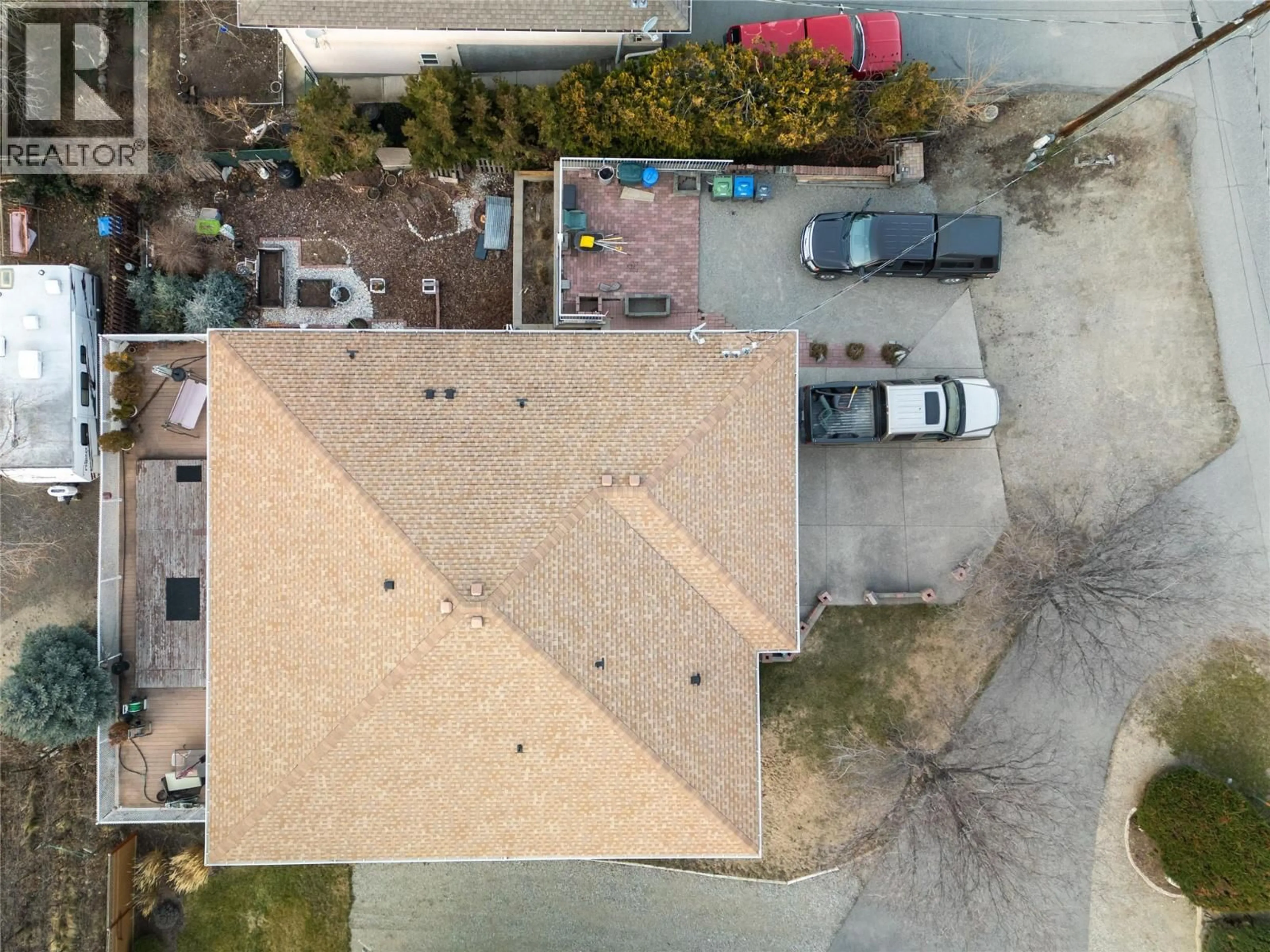 A pic from outside/outdoor area/front of a property/back of a property/a pic from drone, unknown for 434 EASTSIDE ROAD, Okanagan Falls British Columbia V0H1R5