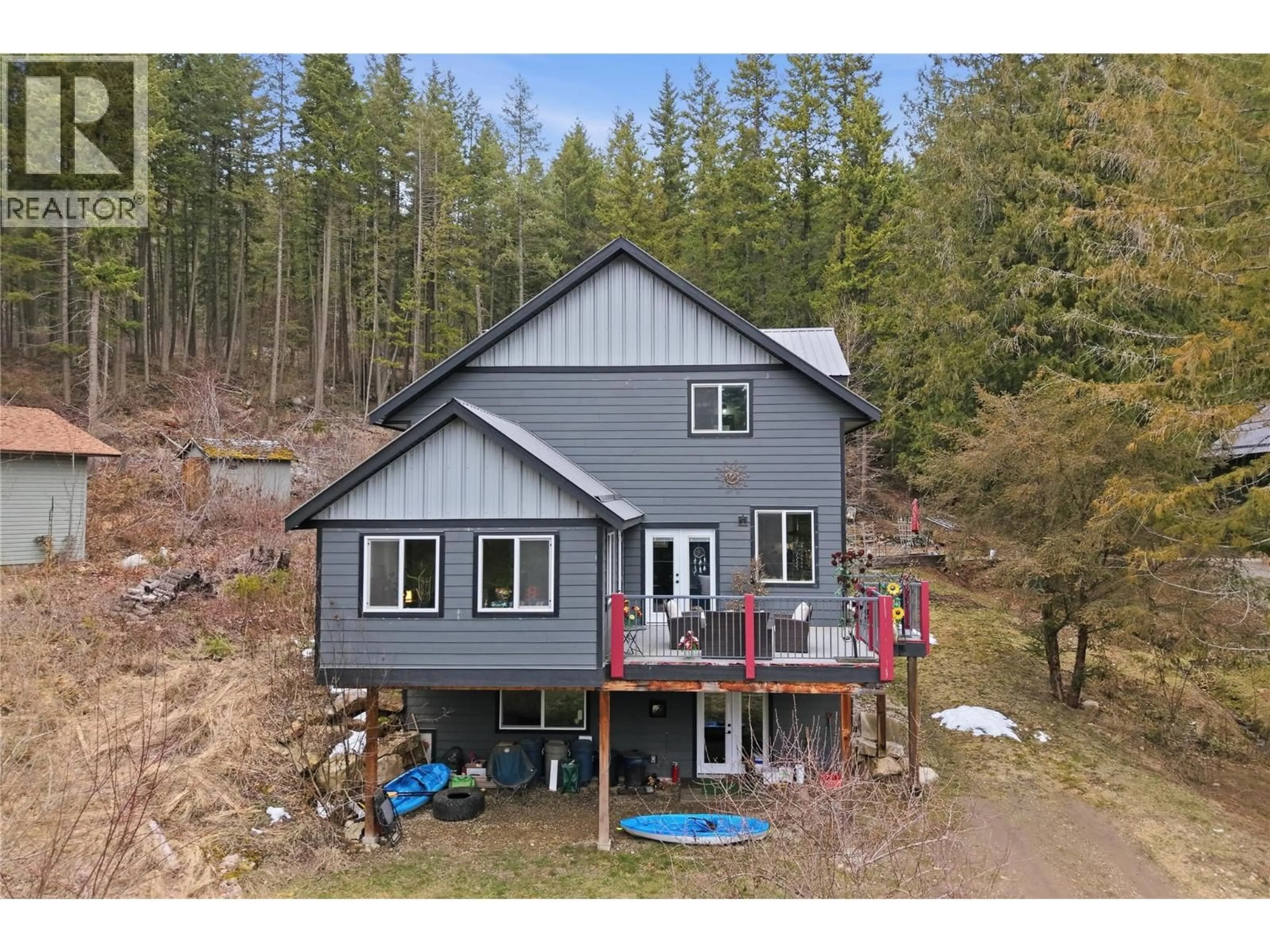 A pic from outside/outdoor area/front of a property/back of a property/a pic from drone, water/lake/river/ocean view for 7463 BLACK ROAD SOUTHEAST, Salmon Arm British Columbia V1E2P6