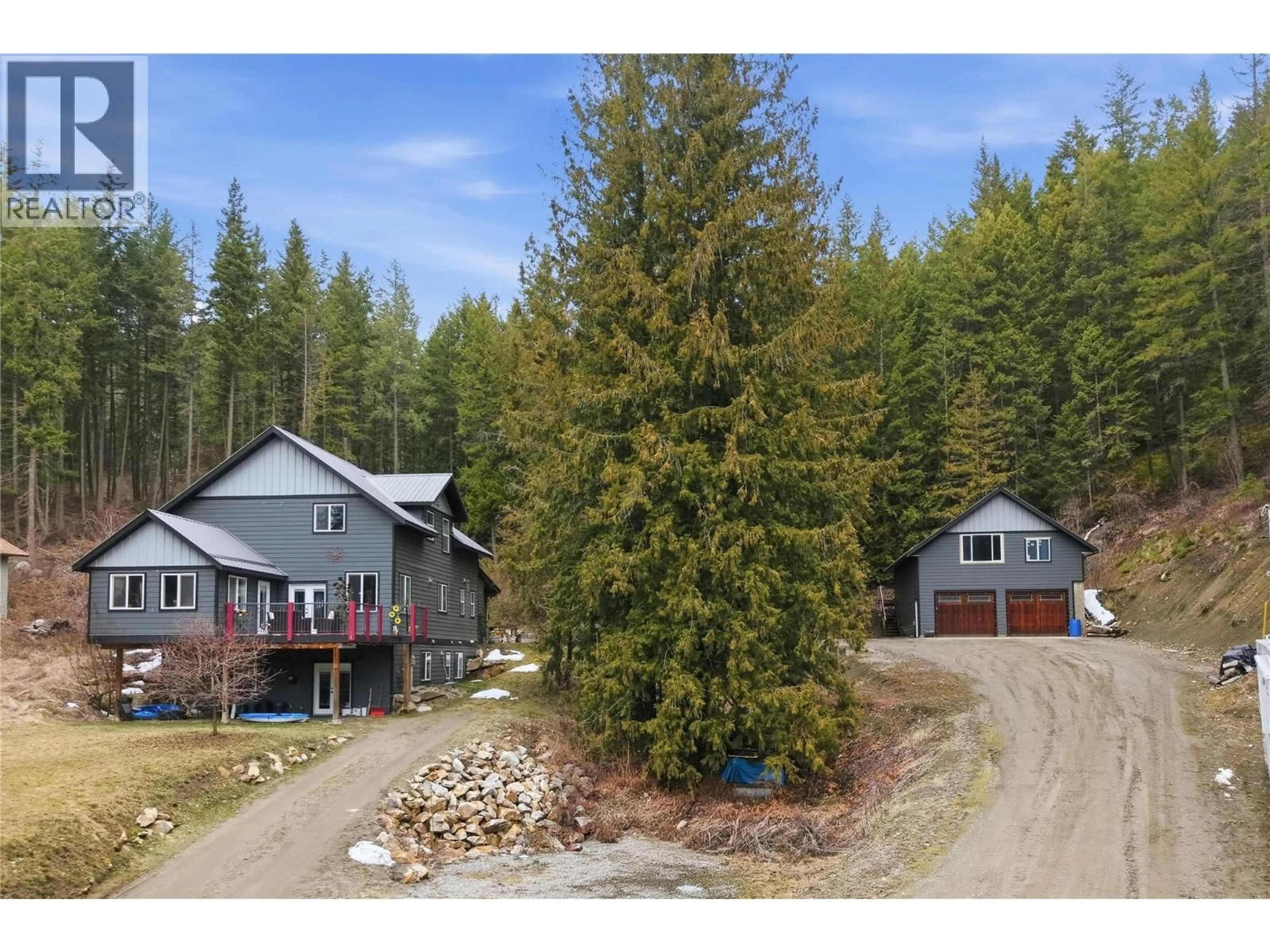 A pic from outside/outdoor area/front of a property/back of a property/a pic from drone, unknown for 7463 BLACK ROAD SOUTHEAST, Salmon Arm British Columbia V1E2P6