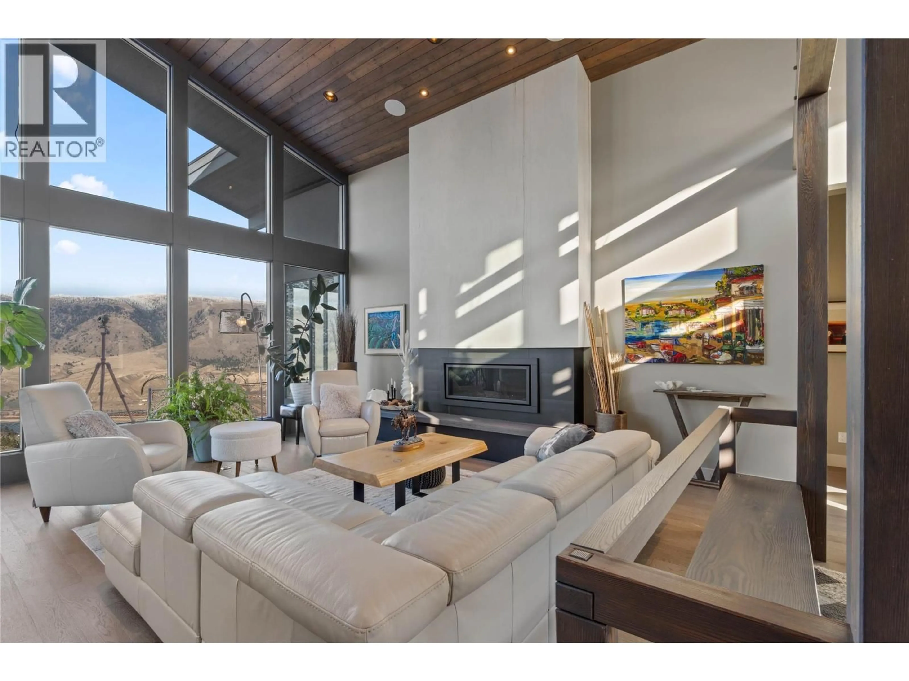 Living room with furniture, unknown for 1555 KICKING HORSE WAY, Kamloops British Columbia V2E2T6