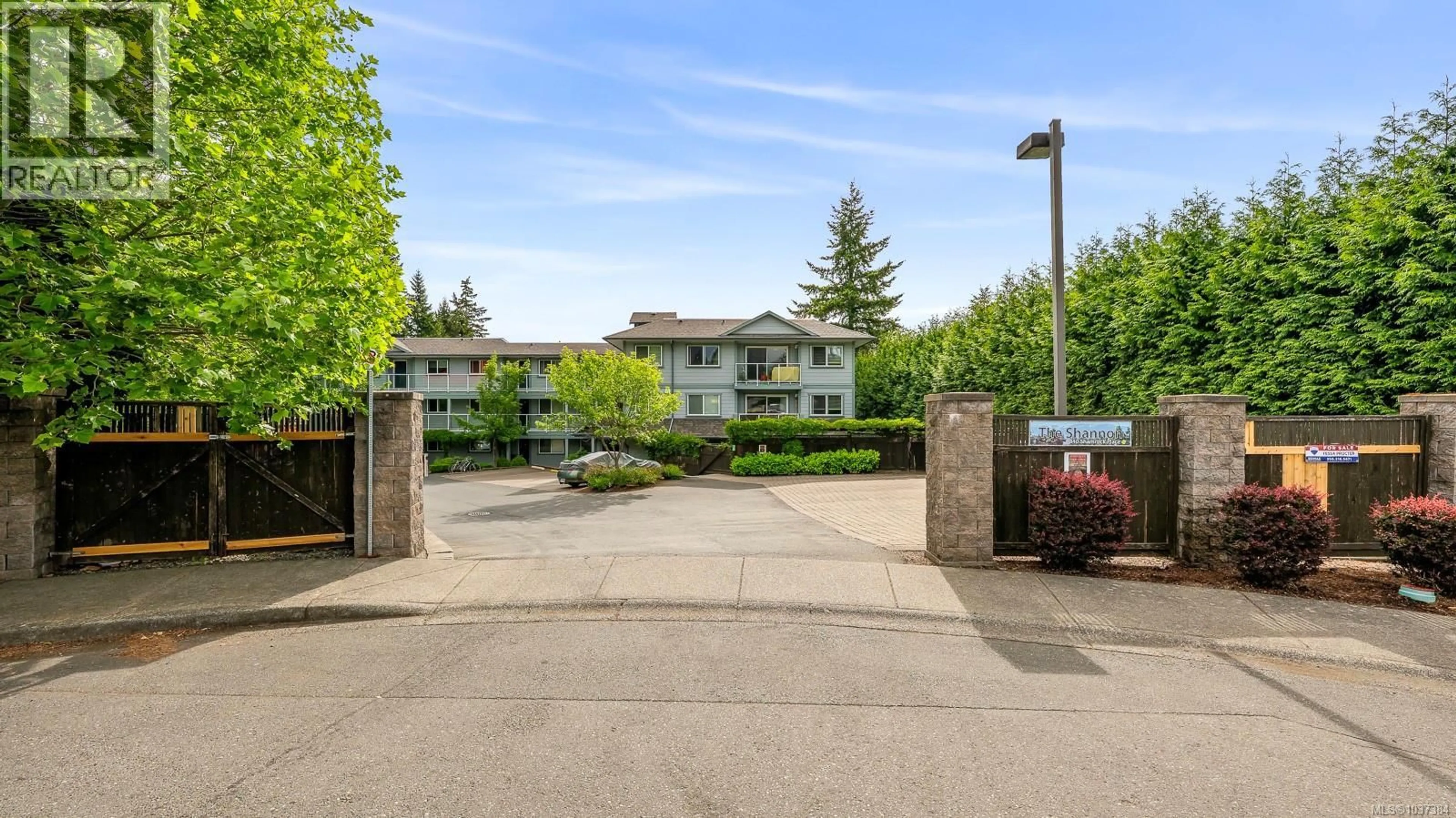 Patio, street for 302 - 840 SHAMROCK PLACE, Comox British Columbia V9M4G4