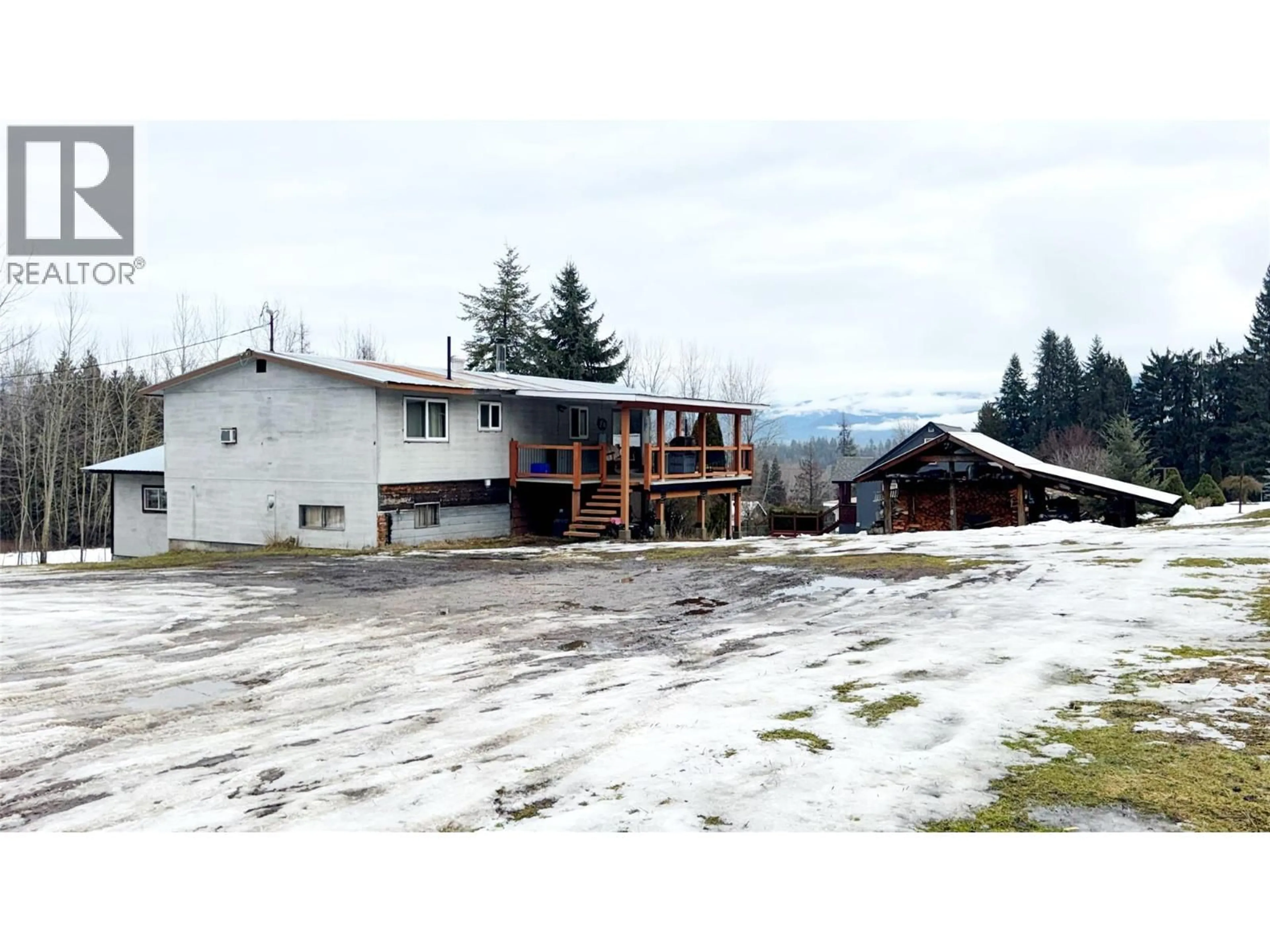 A pic from outside/outdoor area/front of a property/back of a property/a pic from drone, unknown for 4219 CASINO ROAD, Trail British Columbia V1R4X3