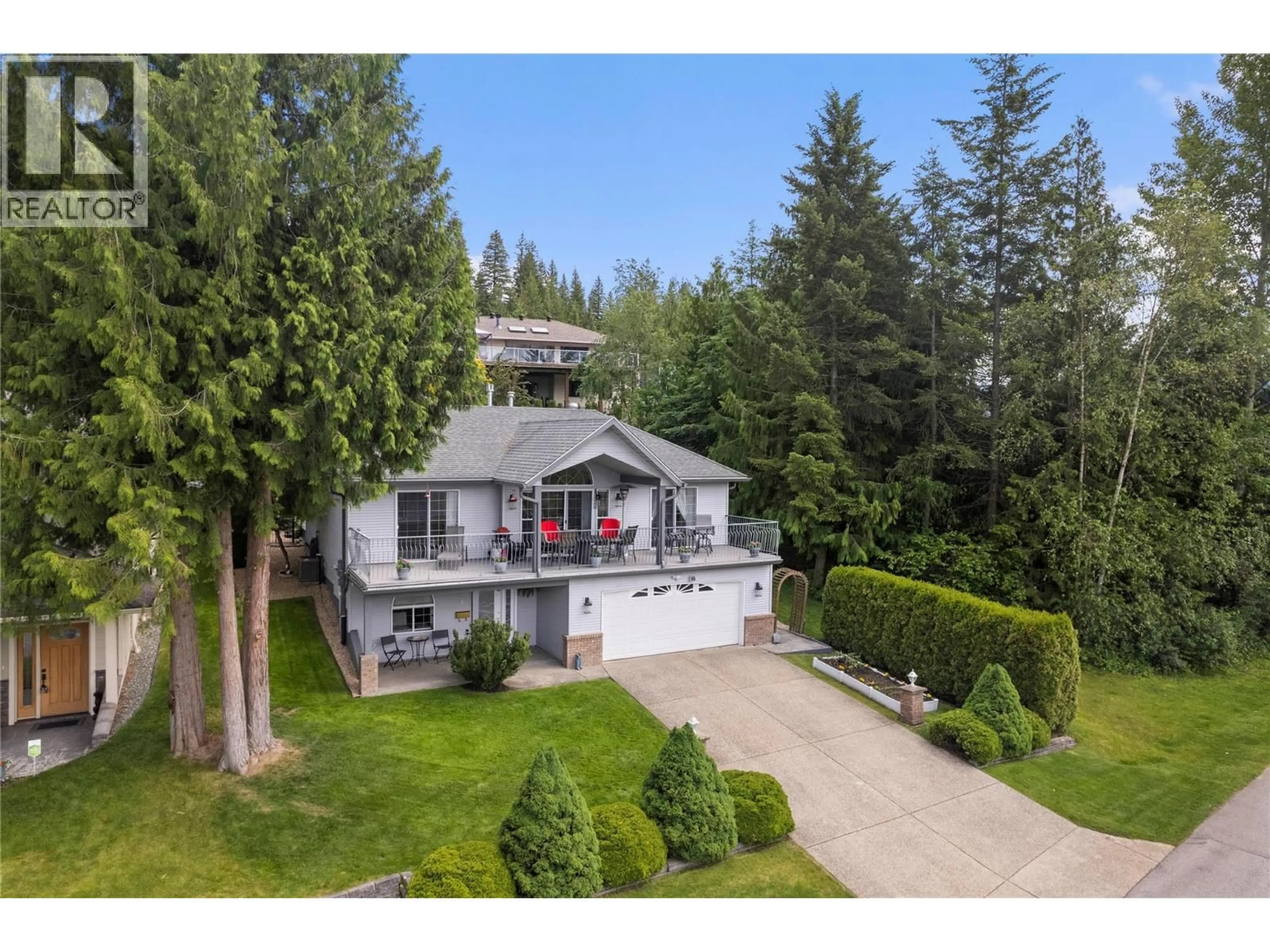 A pic from outside/outdoor area/front of a property/back of a property/a pic from drone, street for 6 - 2592 ALPEN PARADIES ROAD, Blind Bay British Columbia V0E1H1