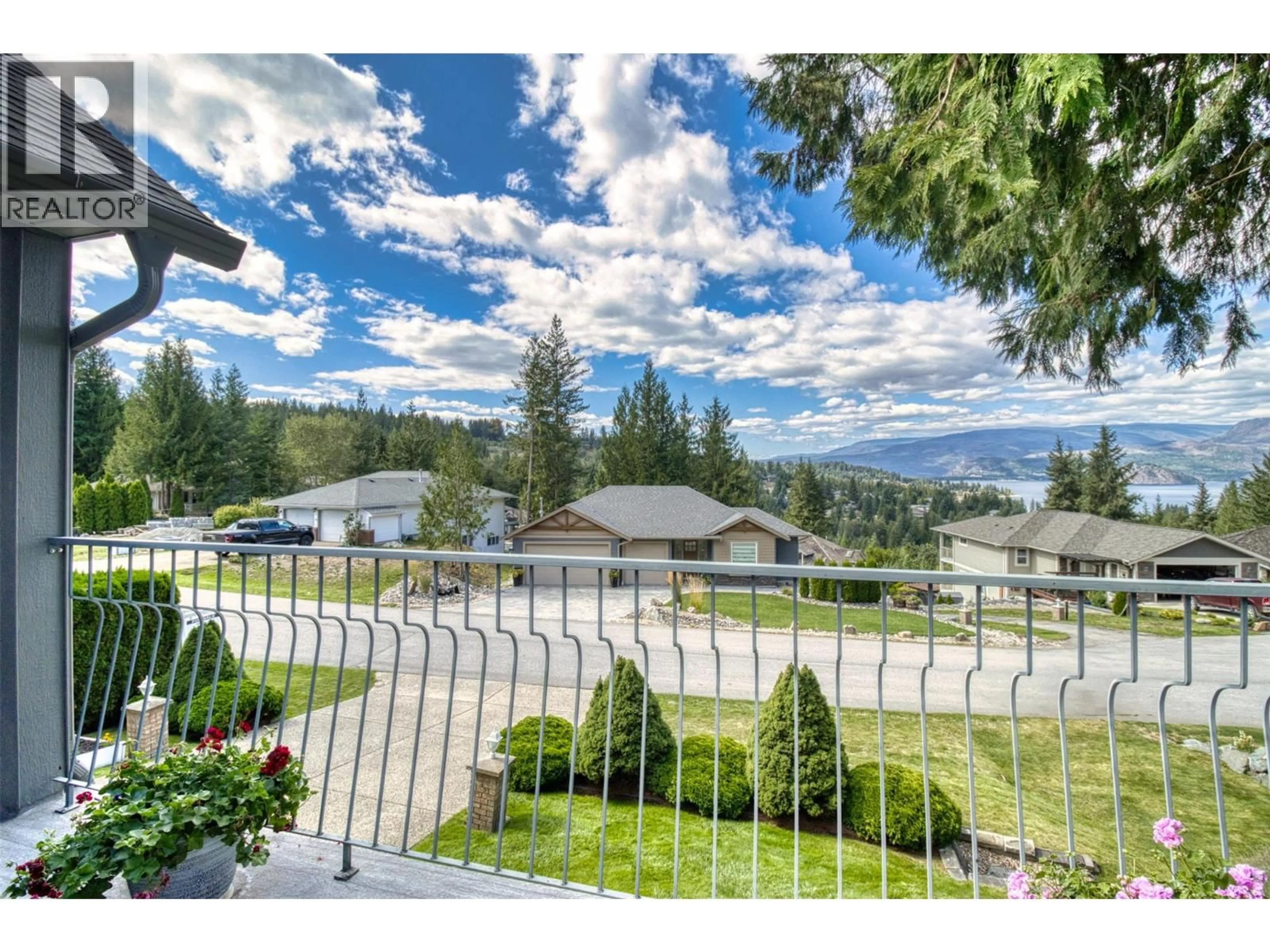 A pic from outside/outdoor area/front of a property/back of a property/a pic from drone, mountain view for 6 - 2592 ALPEN PARADIES ROAD, Blind Bay British Columbia V0E1H1