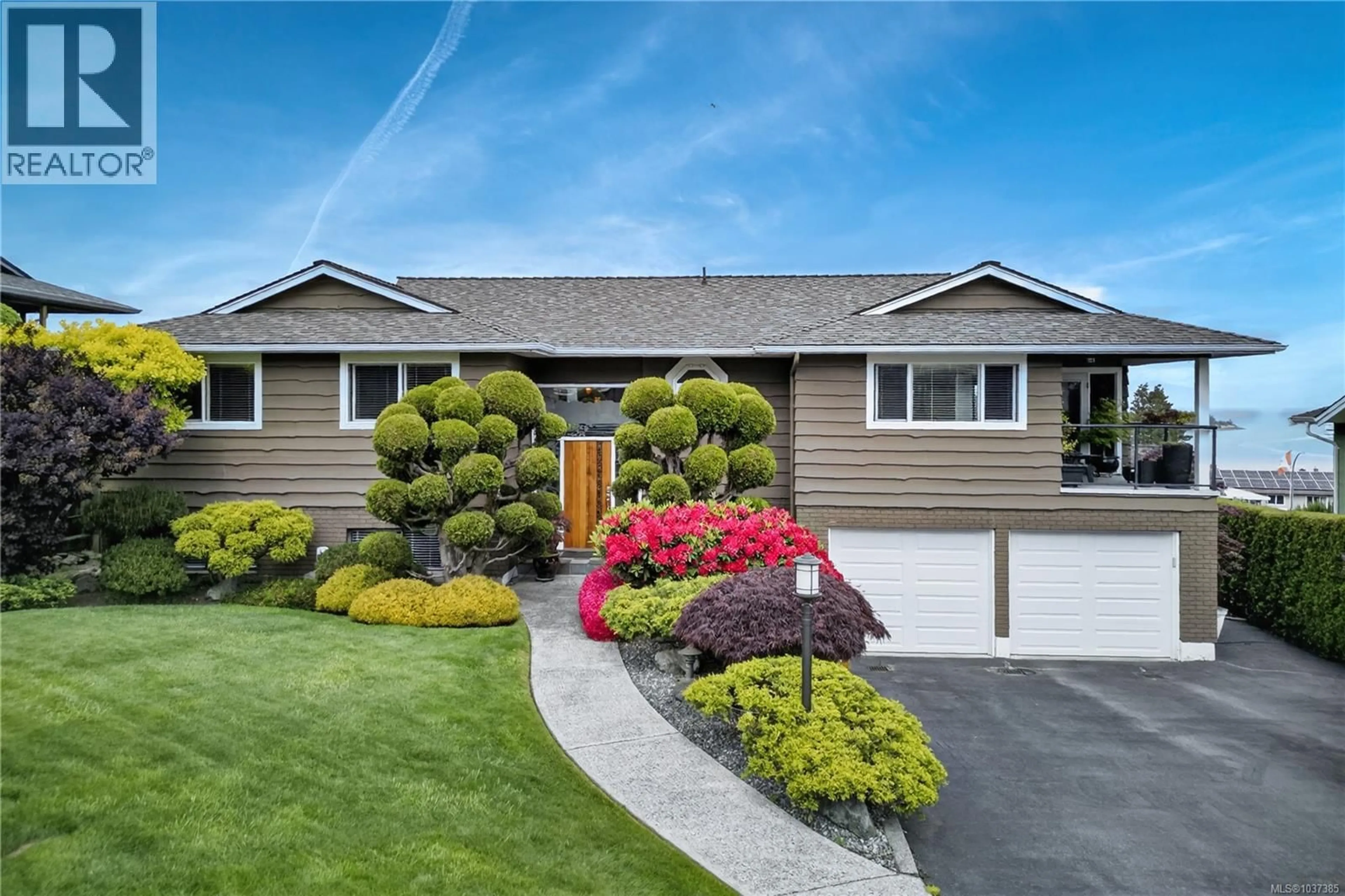 Home with vinyl exterior material, street for 156 PACIFIC TERRACE, Nanaimo British Columbia V9S3G2