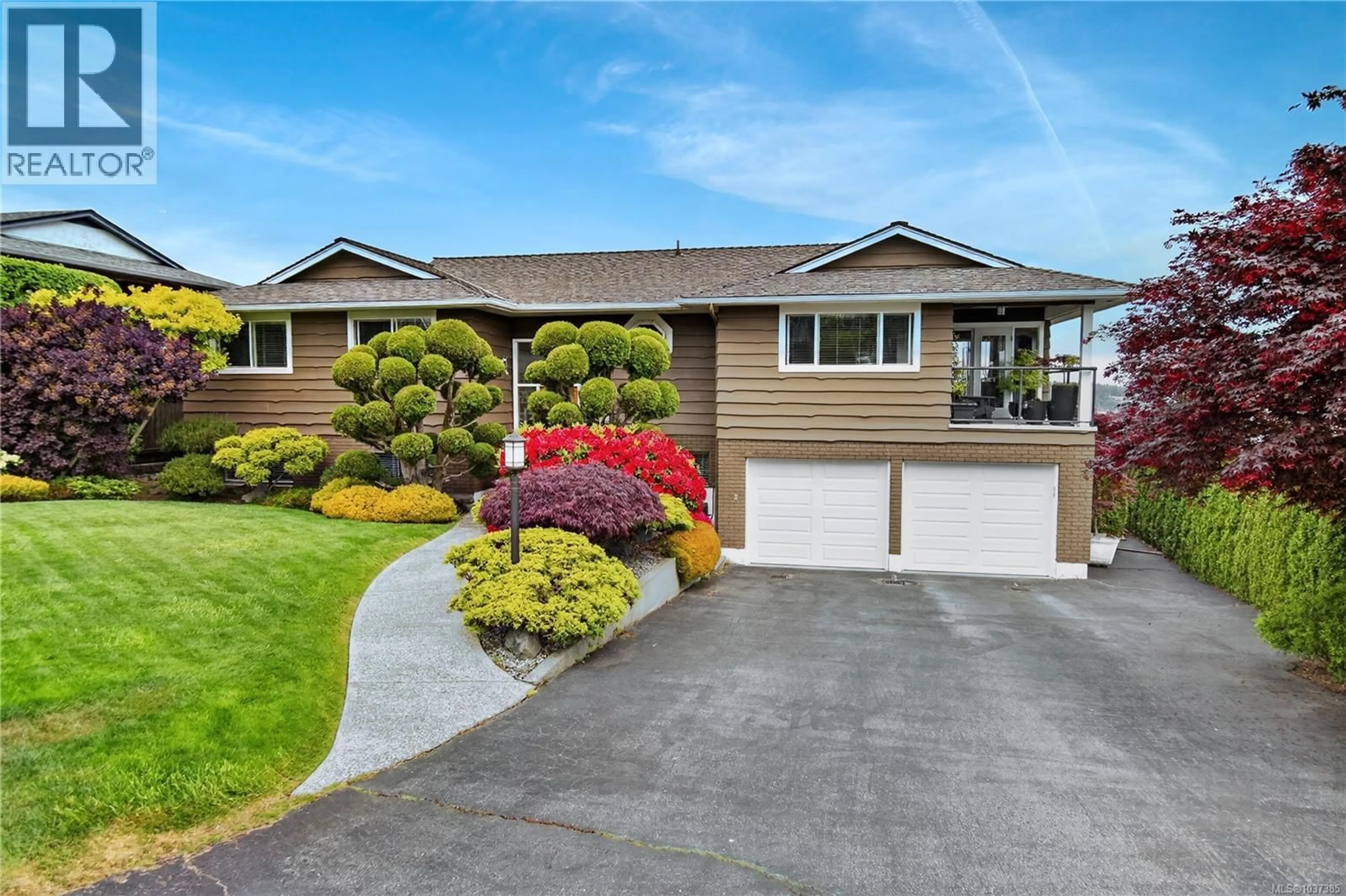 Home with vinyl exterior material, street for 156 PACIFIC TERRACE, Nanaimo British Columbia V9S3G2