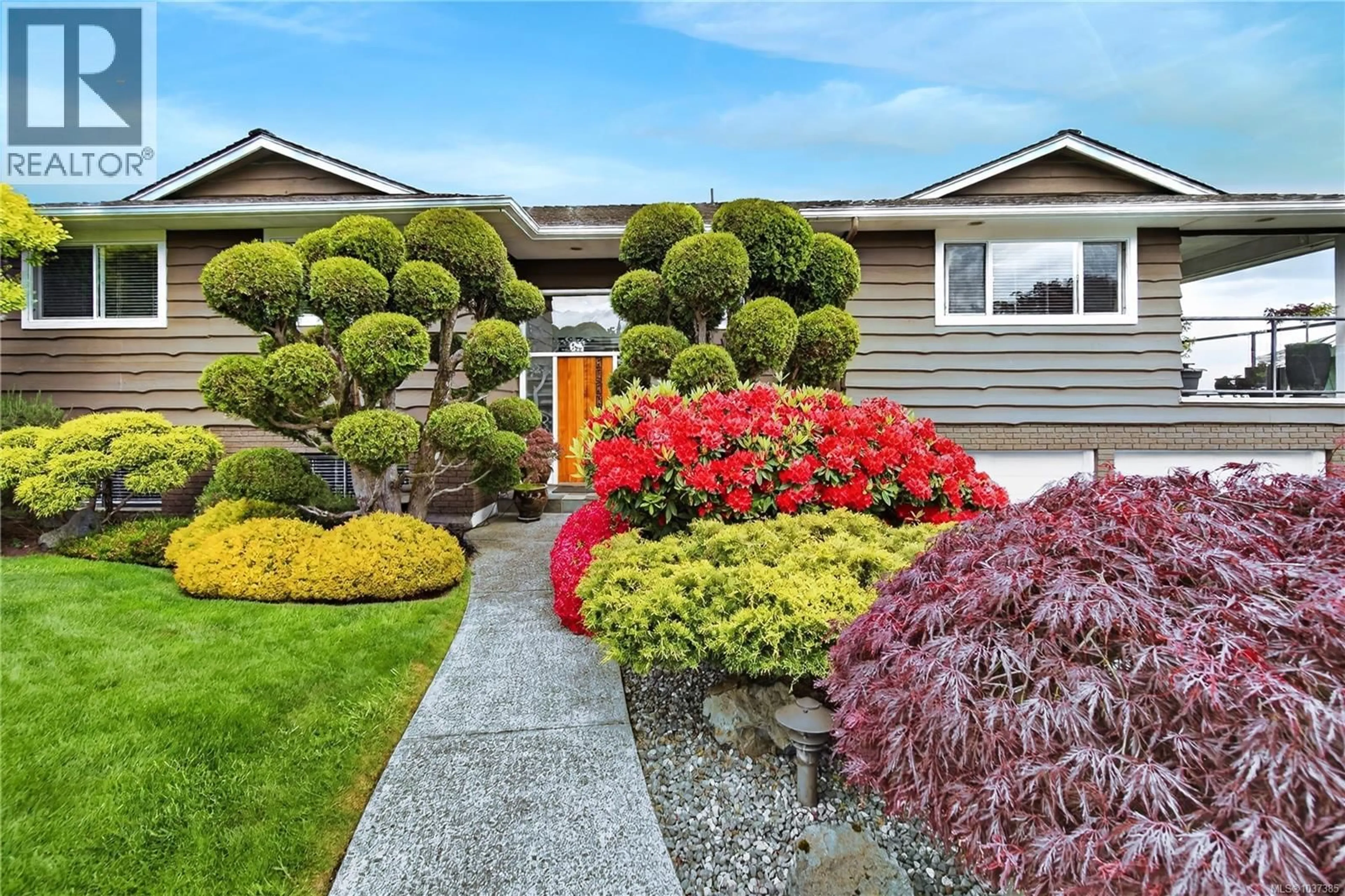Home with vinyl exterior material, street for 156 PACIFIC TERRACE, Nanaimo British Columbia V9S3G2