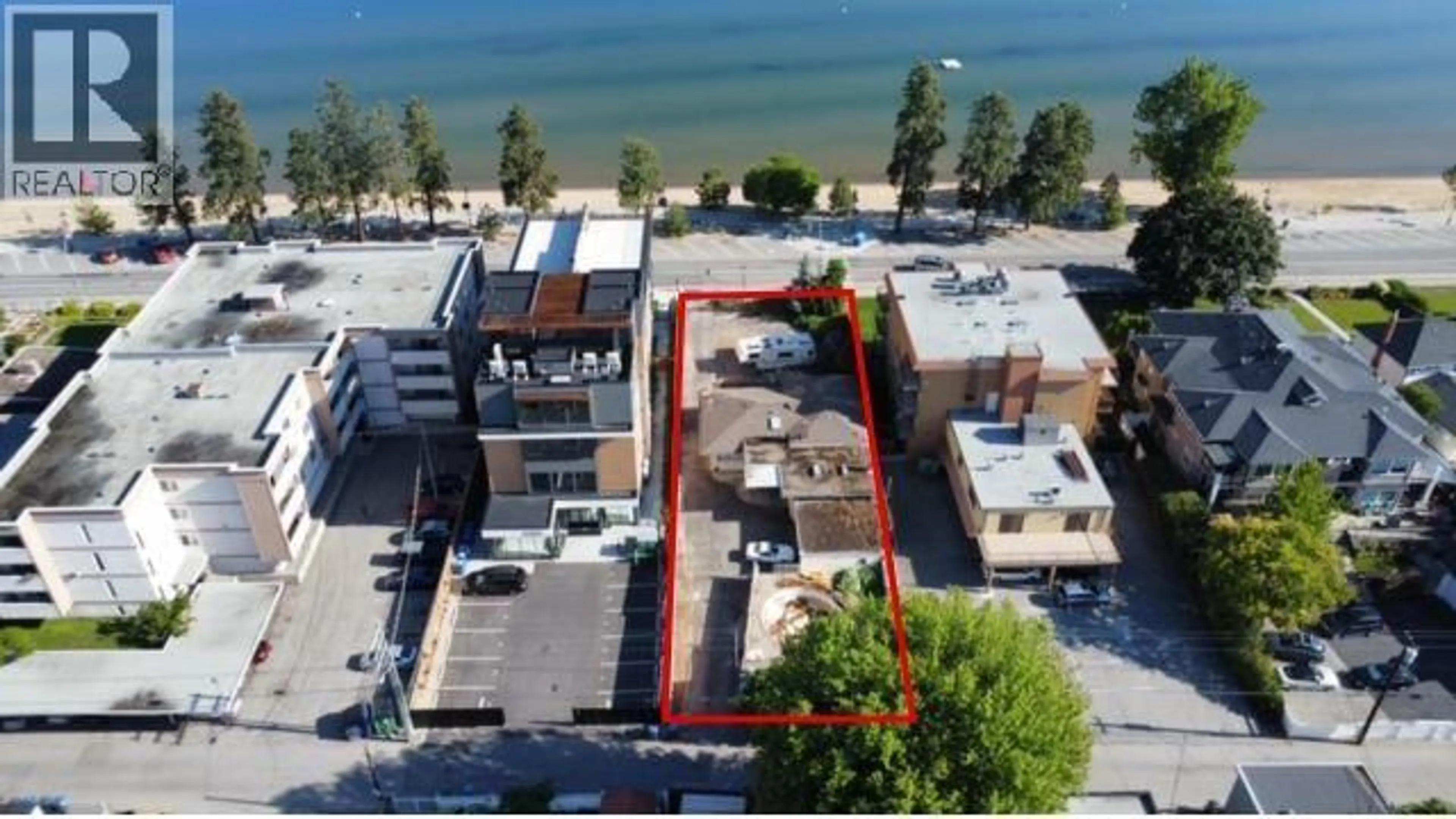 A pic from outside/outdoor area/front of a property/back of a property/a pic from drone, unknown for 594 LAKESHORE DRIVE, Penticton British Columbia V2A1B9