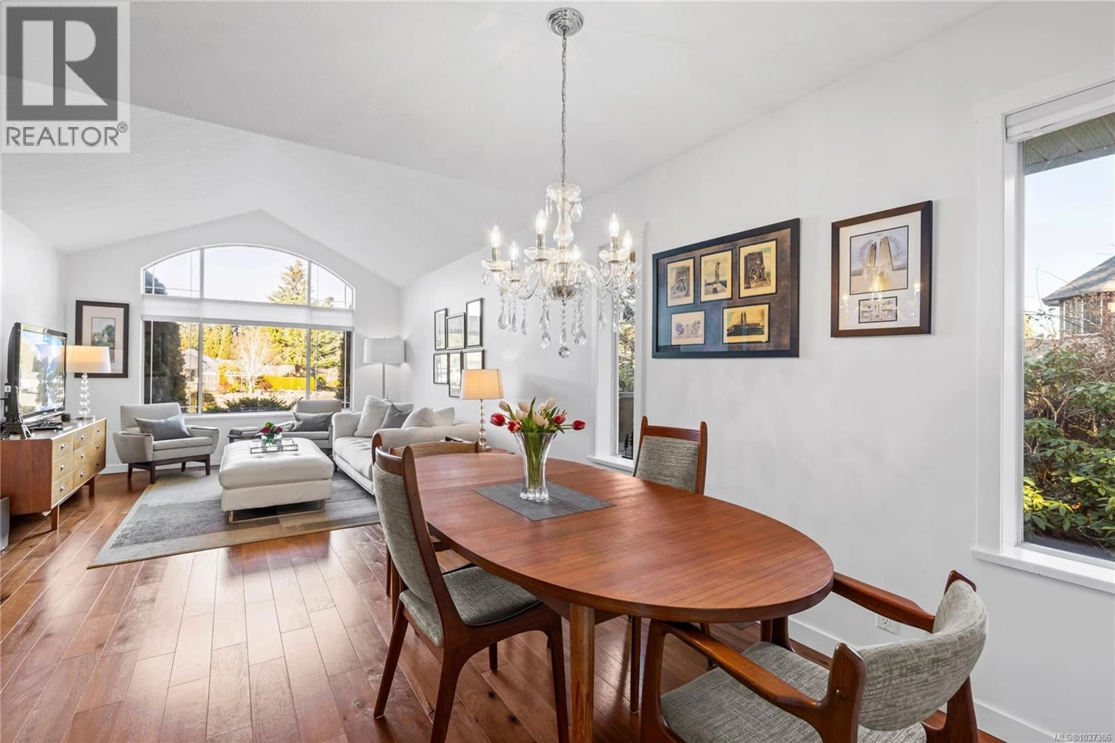 Dining room, wood/laminate floor for 745 REDWOOD DRIVE, Qualicum Beach British Columbia V9K2J2