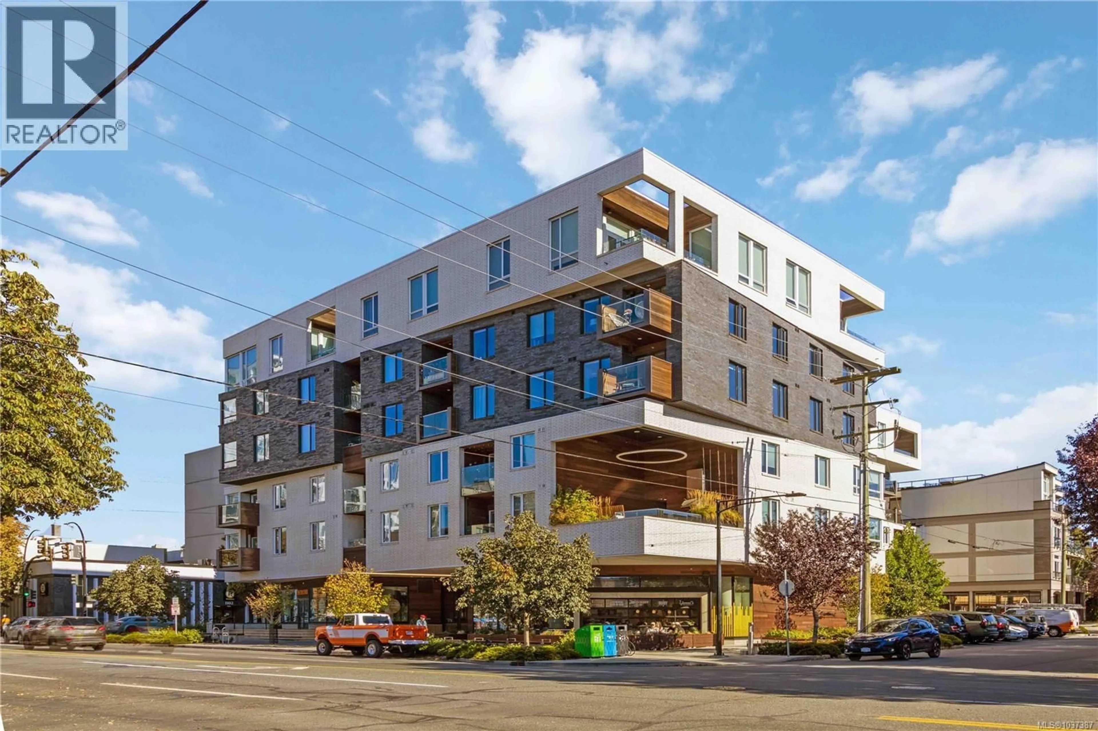Patio, building for 409 - 1033 COOK STREET, Victoria British Columbia V8V0E1