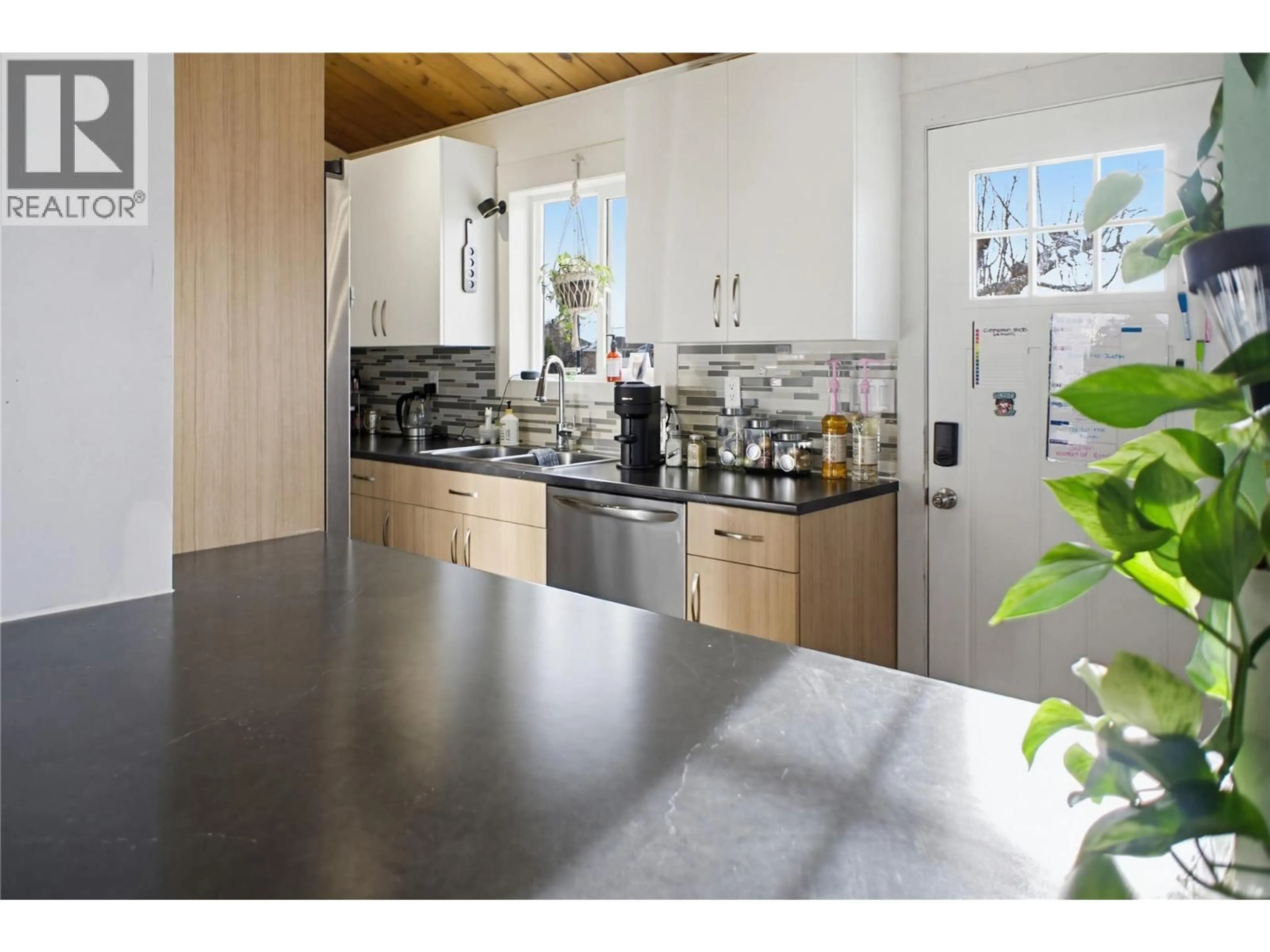 Open concept kitchen, unknown for 1271 KIMBERLEY CRESCENT, Kamloops British Columbia V2B3B8