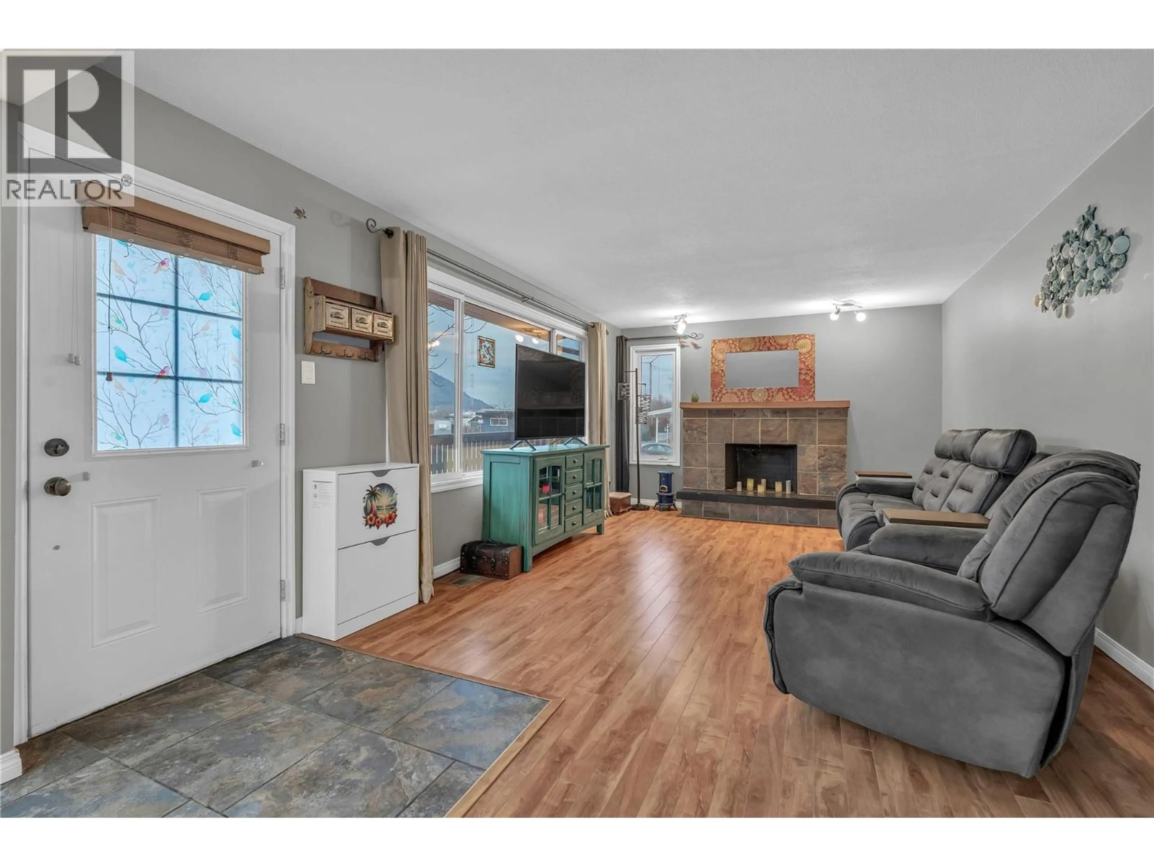 Living room with furniture, unknown for 110 HASTINGS PLACE, Penticton British Columbia V2A2W1