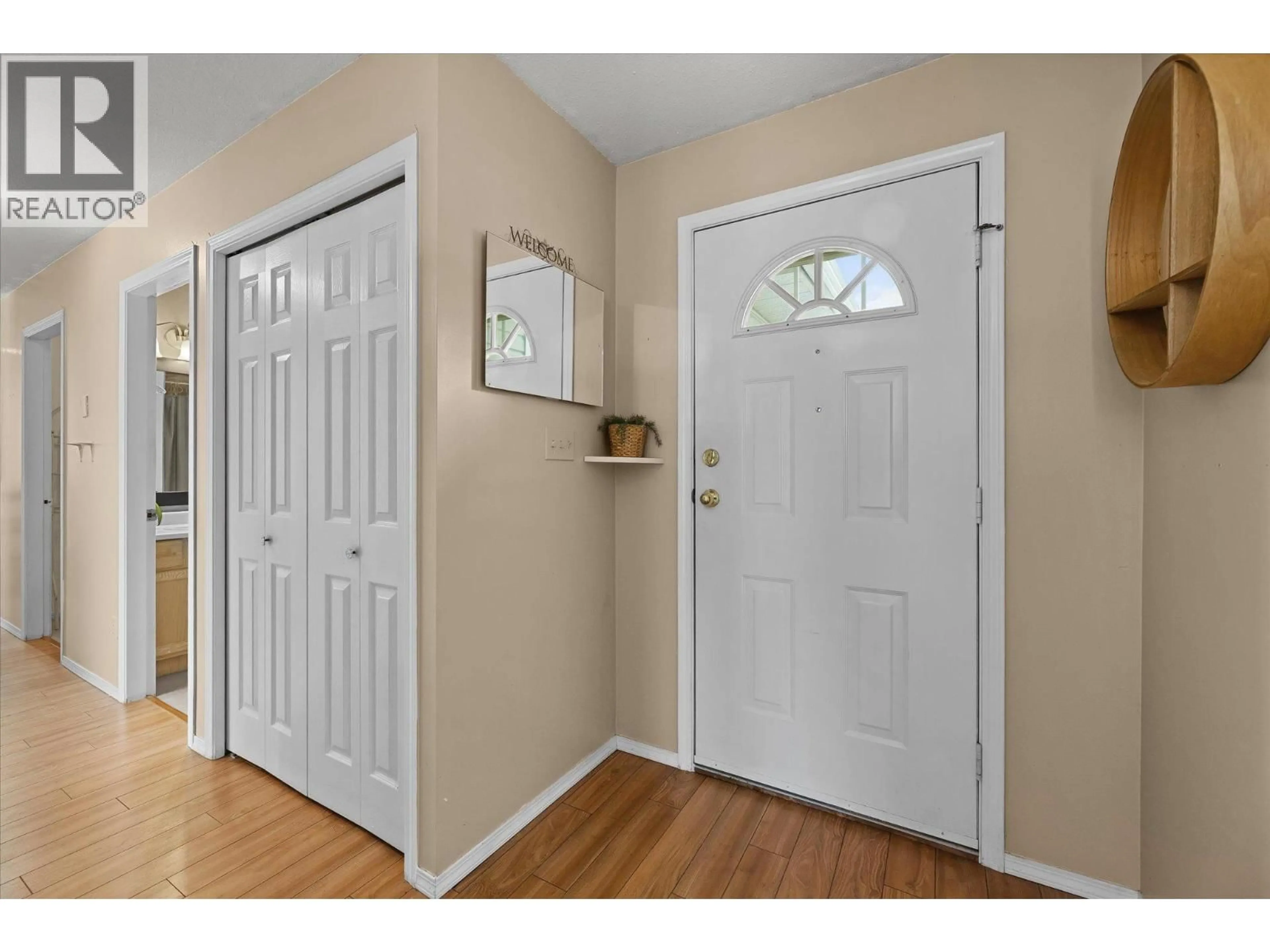 Indoor entryway for 6 - 4404 PLEASANT VALLEY ROAD, Vernon British Columbia V1T4M3