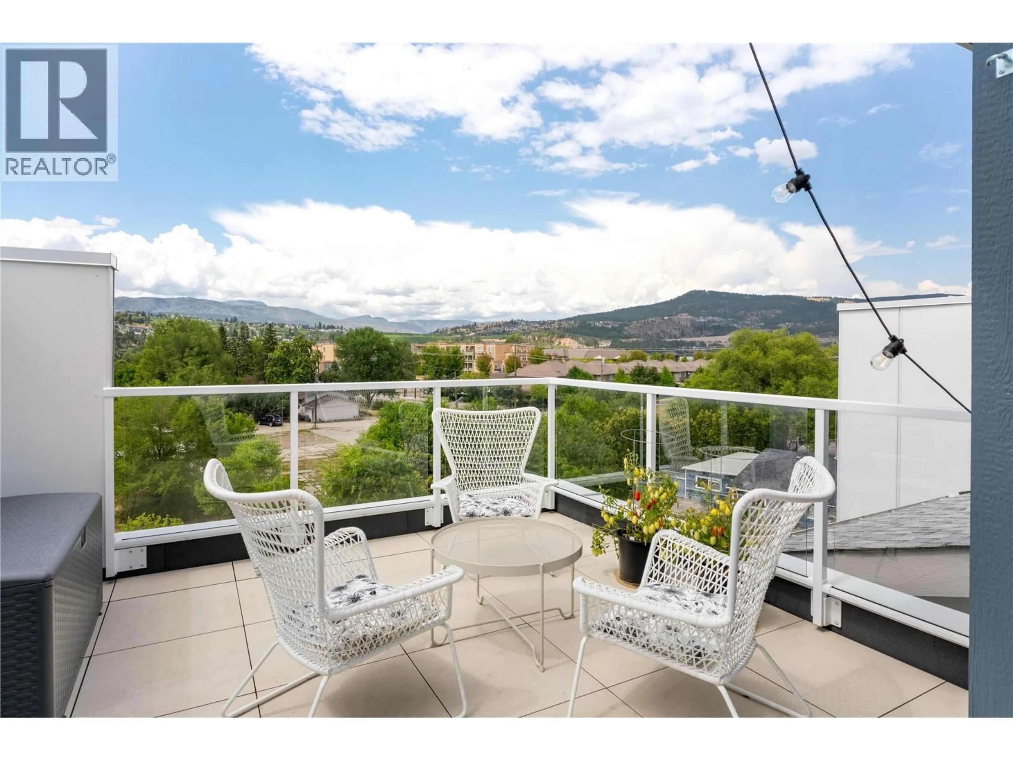 Patio, mountain view for 17 - 3719 WOODSDALE ROAD, Lake Country British Columbia V4V1X2