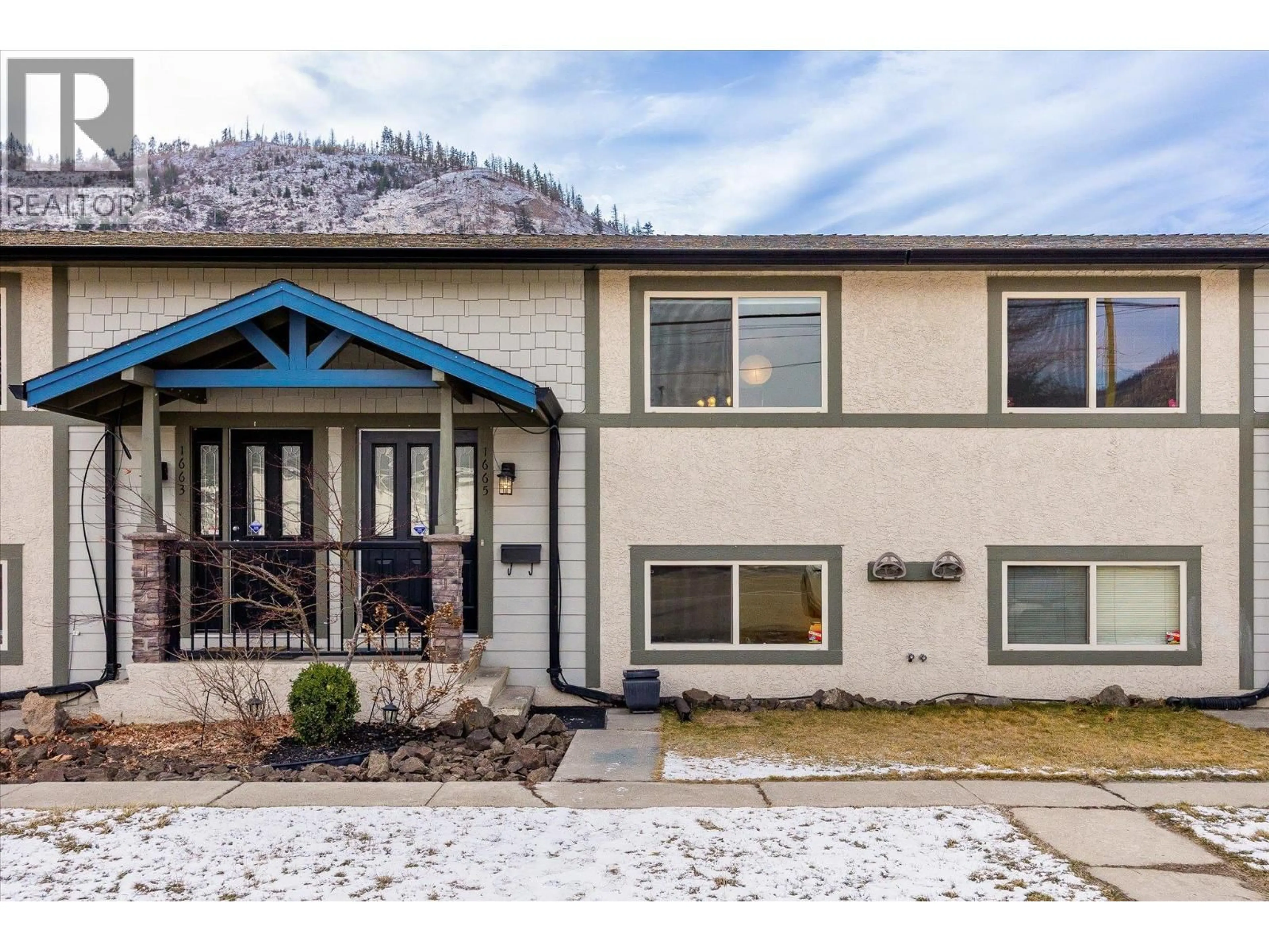 Home with vinyl exterior material, mountain view for 1665 ROSS ROAD, West Kelowna British Columbia V1Z1L7