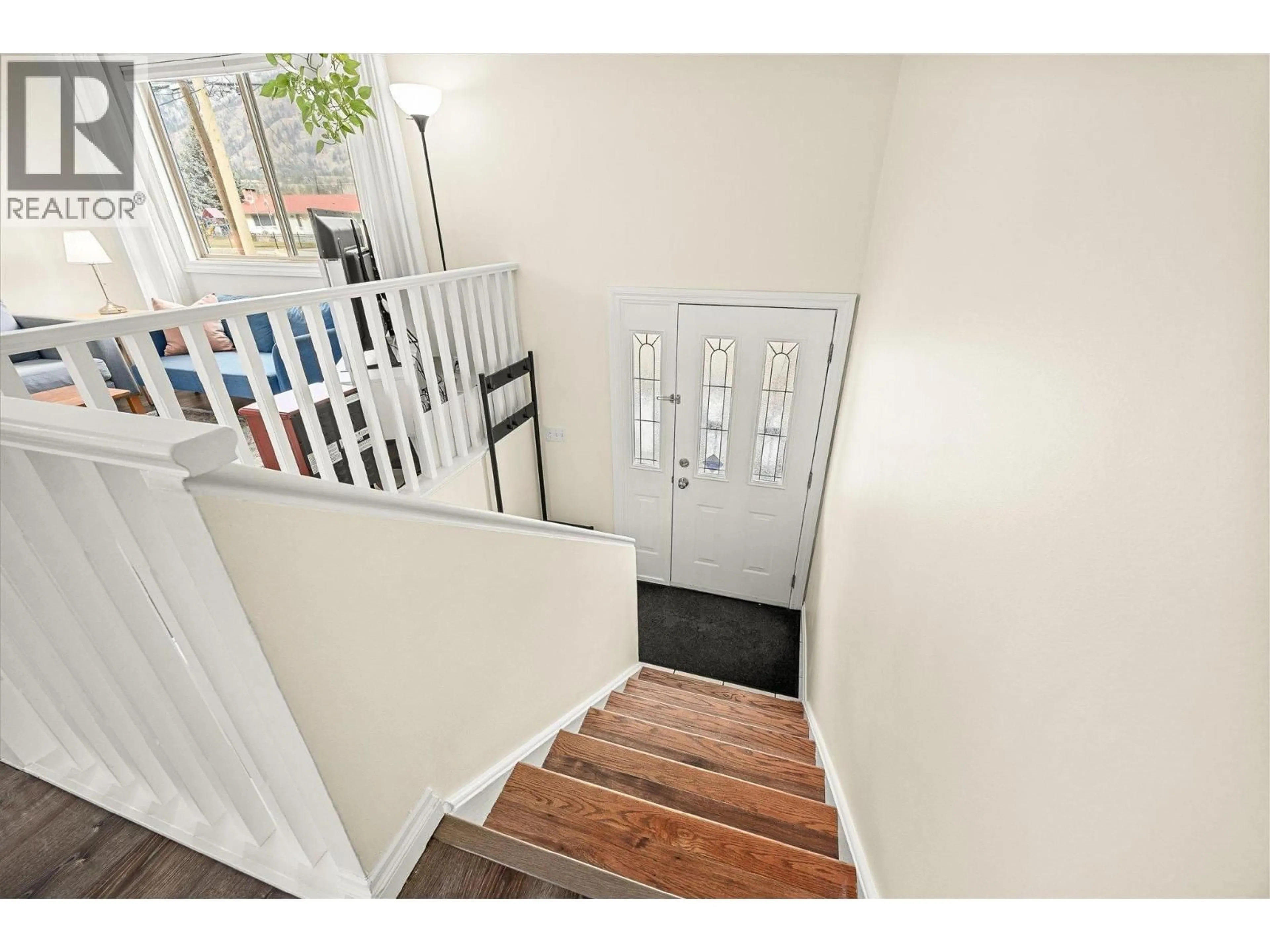 Indoor entryway for 1665 ROSS ROAD, West Kelowna British Columbia V1Z1L7