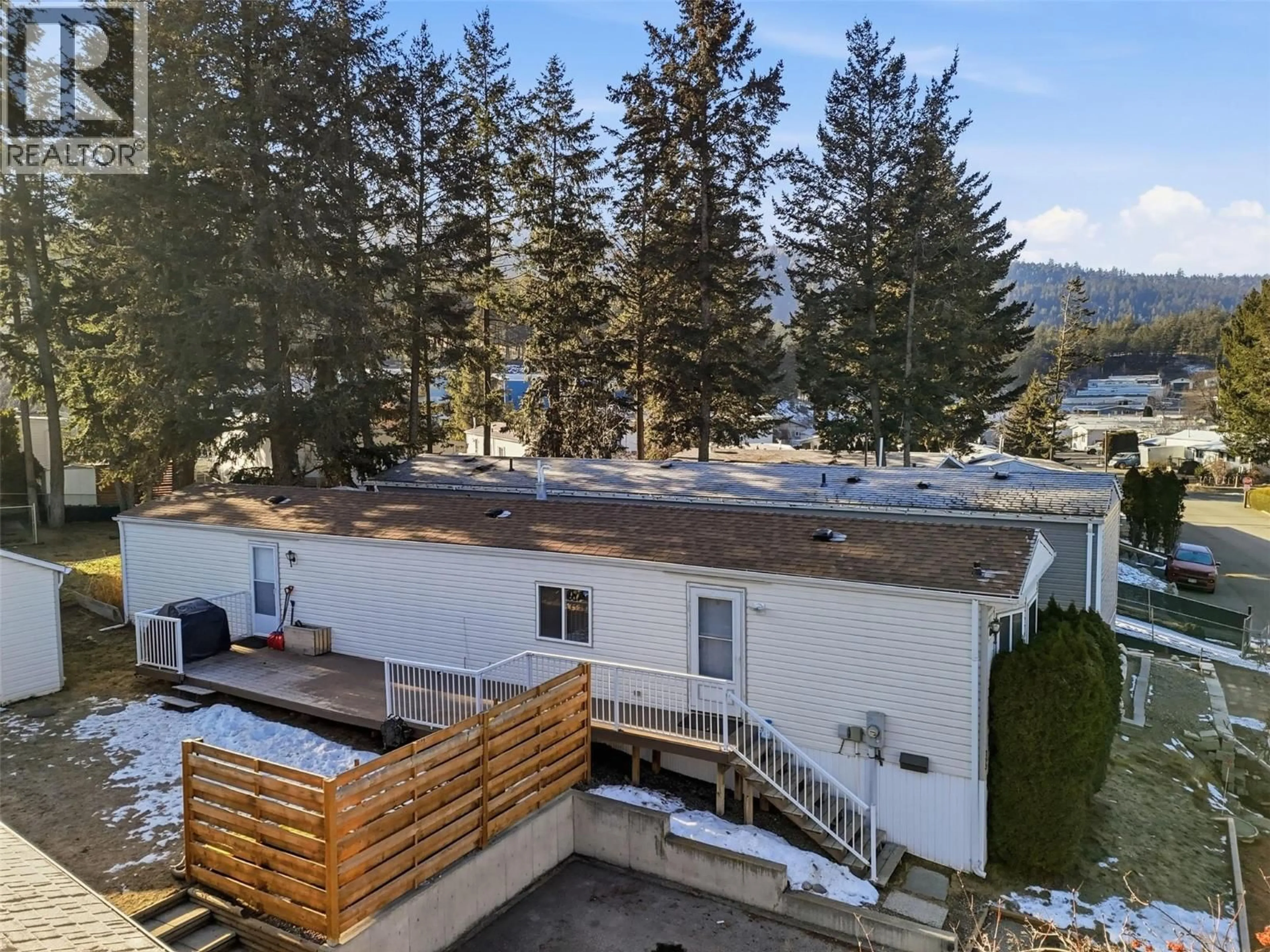 A pic from outside/outdoor area/front of a property/back of a property/a pic from drone, mountain view for 35 - 1555 HOWE ROAD, Kamloops British Columbia V1S1N1