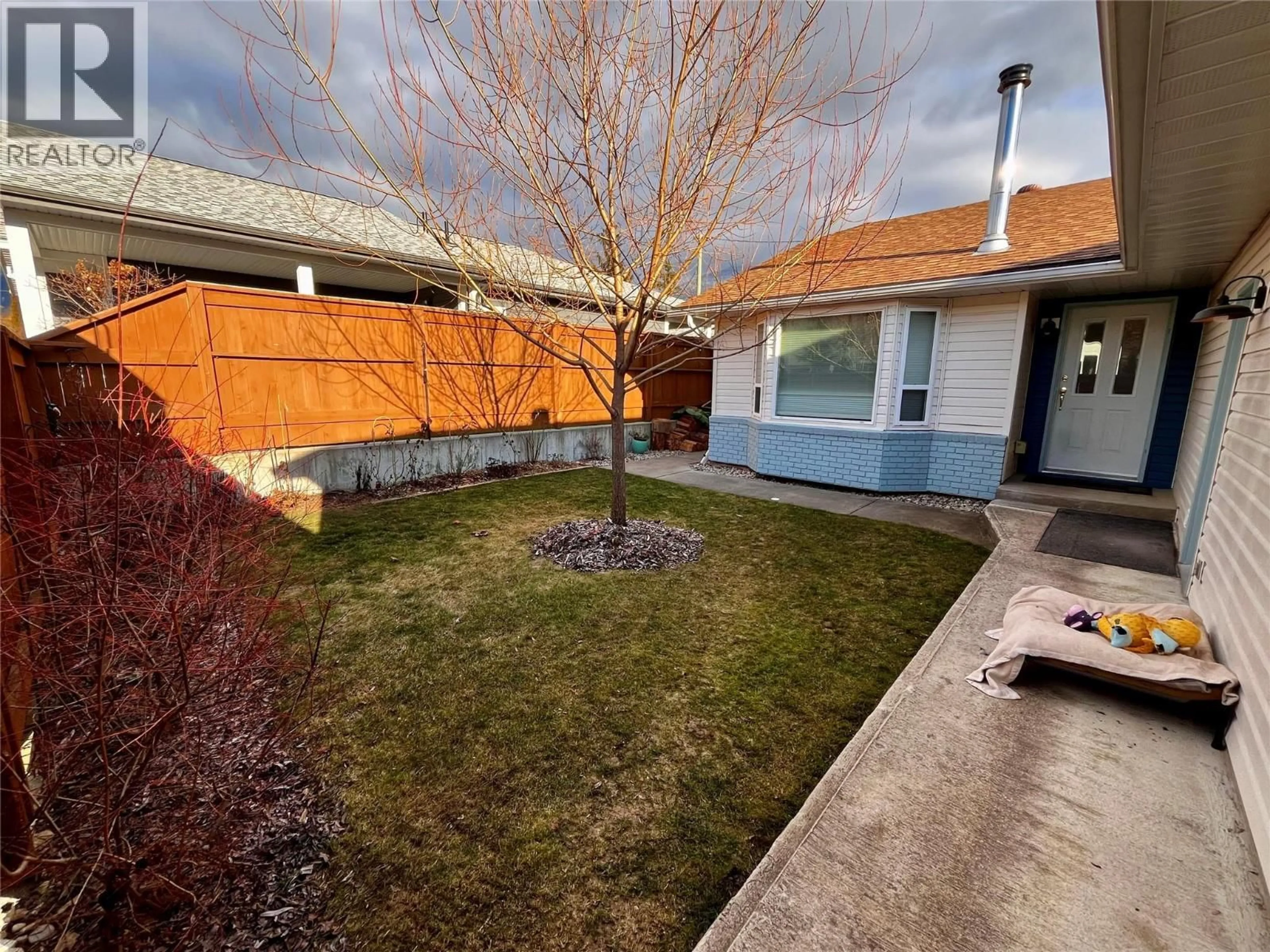 A pic from outside/outdoor area/front of a property/back of a property/a pic from drone, street for 203 7TH AVENUE, Nakusp British Columbia V0G1R0