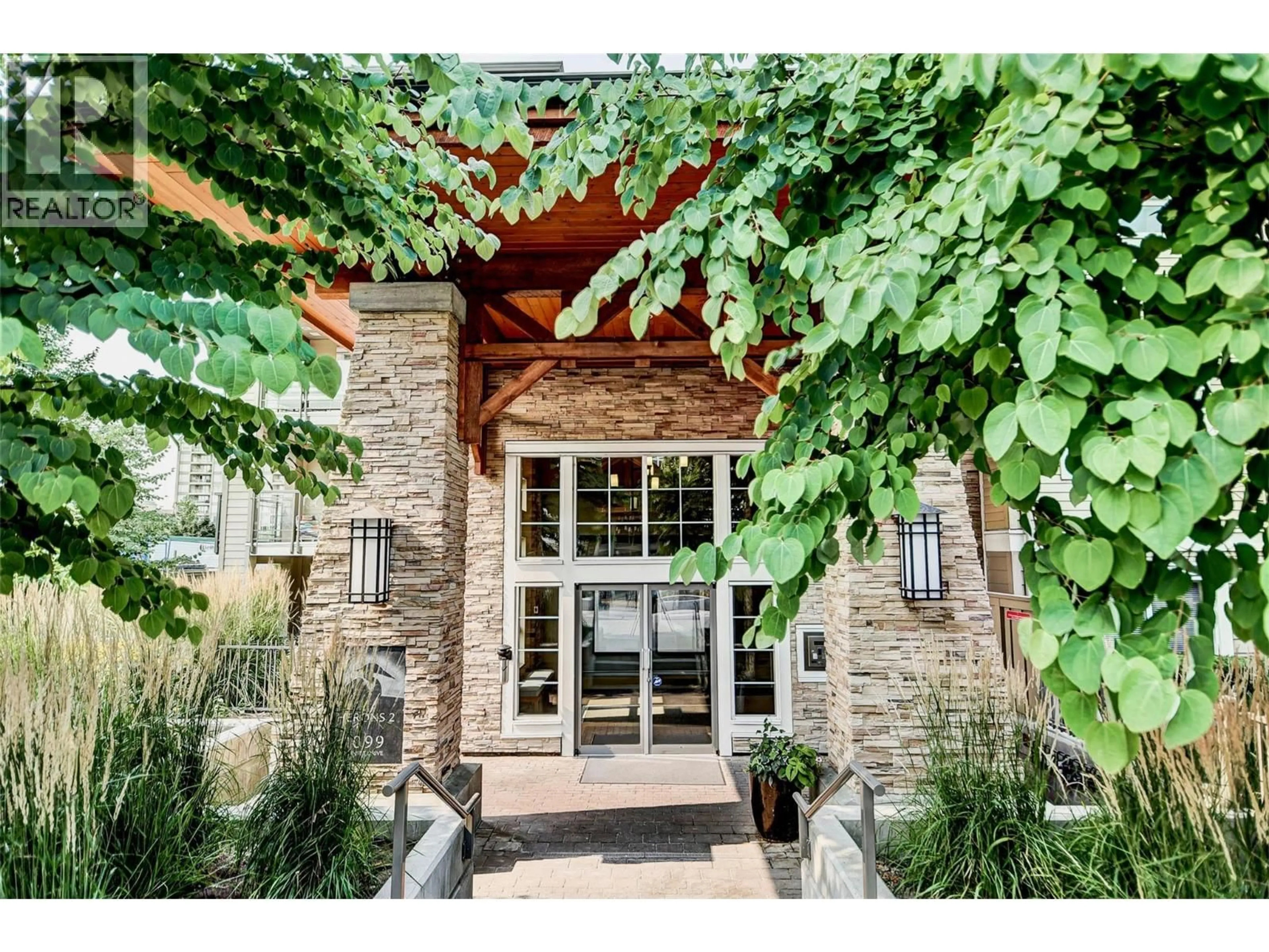 Indoor entryway for 341 - 1099 SUNSET DRIVE, Kelowna British Columbia V1Y9Z2