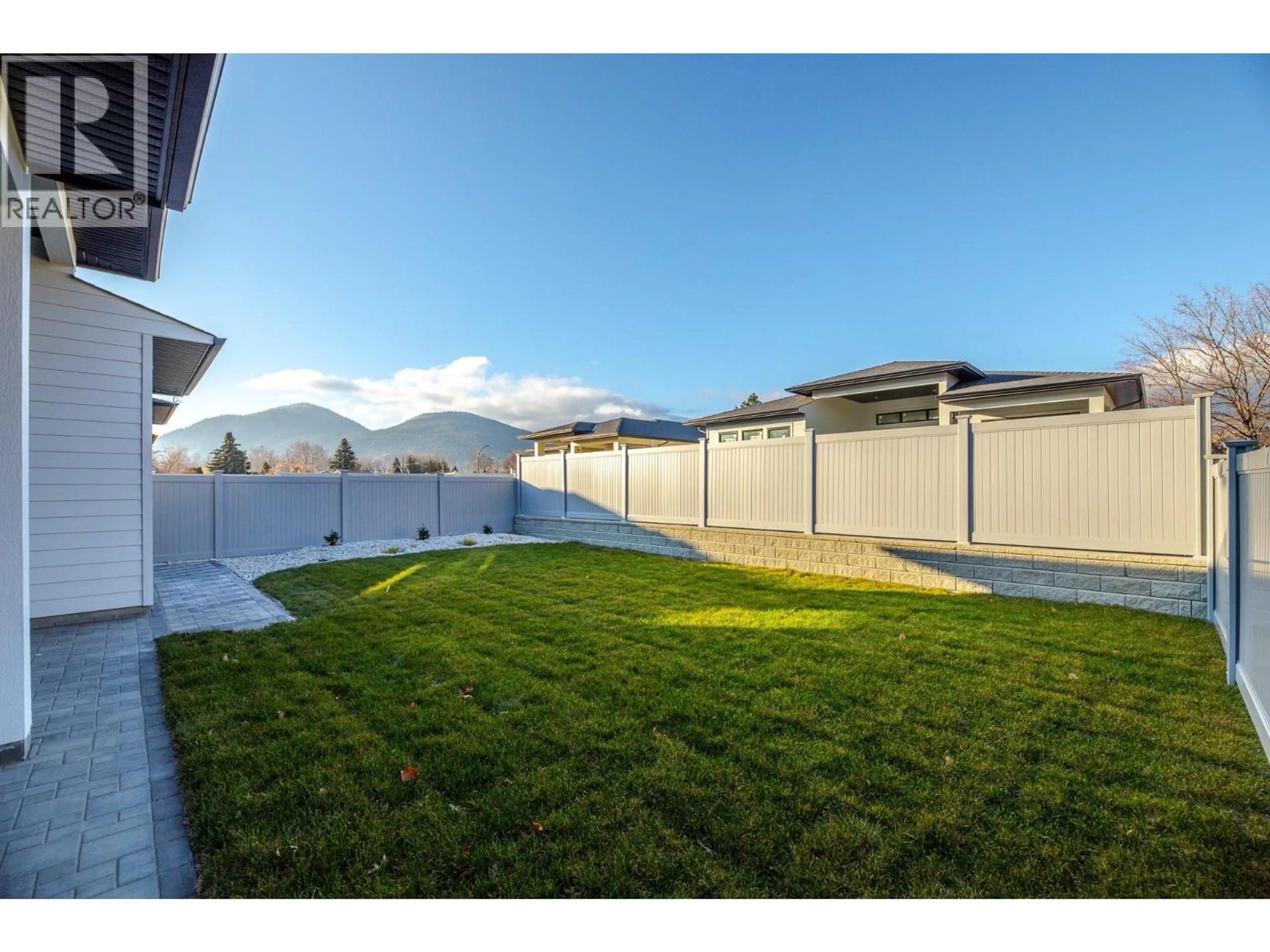 Patio, street for 5586 NIXON ROAD, Summerland British Columbia V0H1Z9