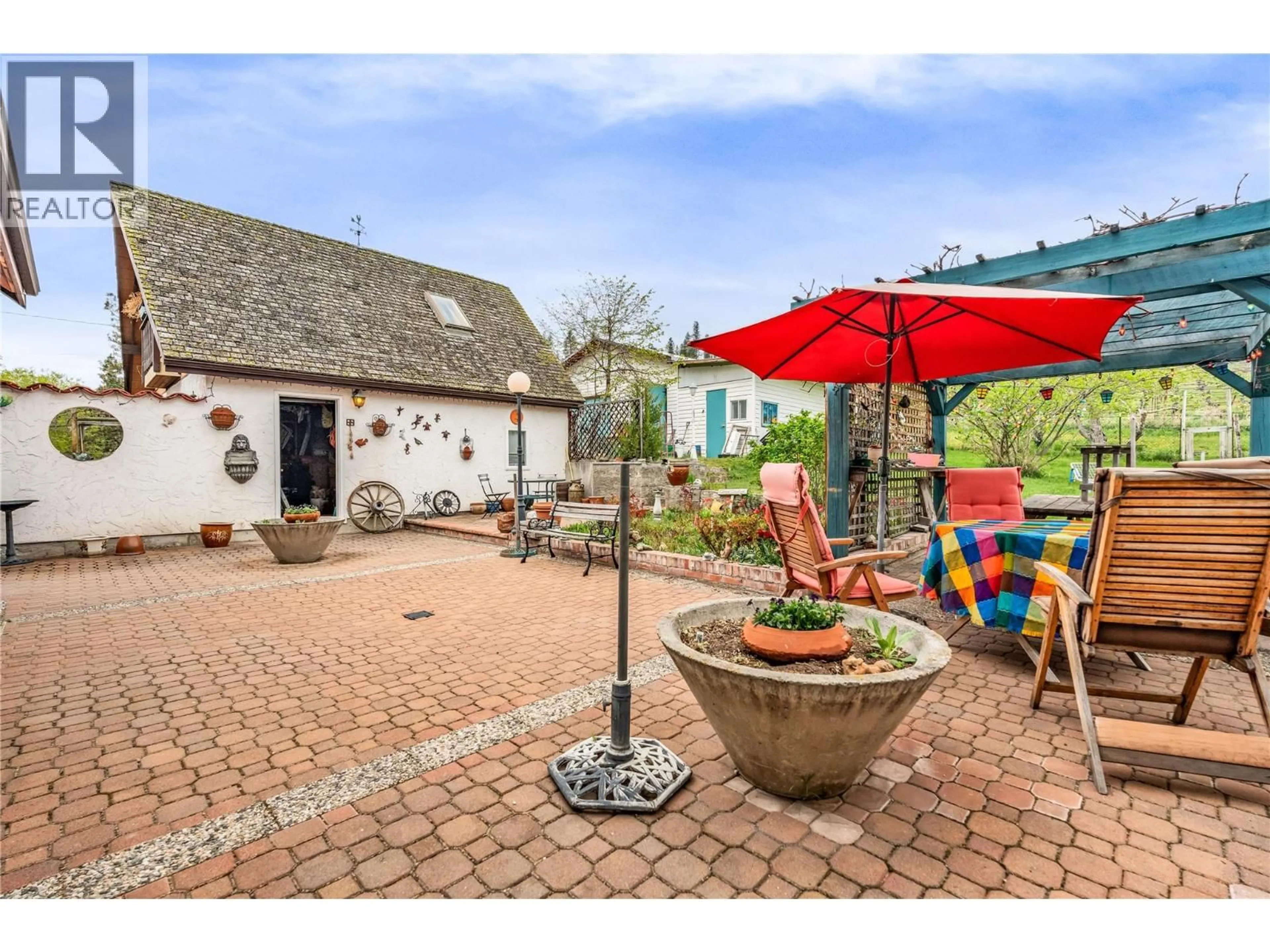 Patio, street for 4206 MONRO AVENUE, Summerland British Columbia V0H1Z2