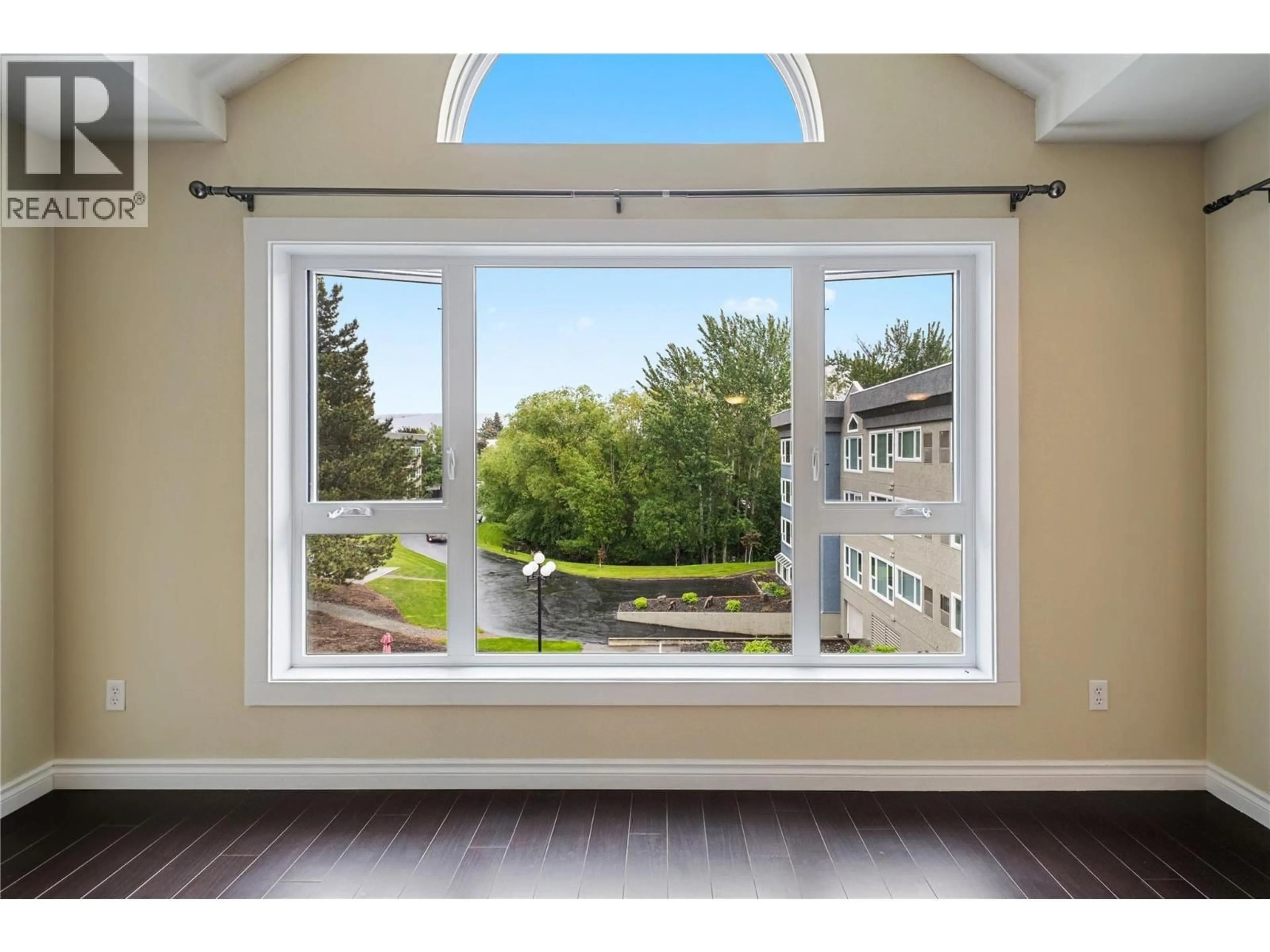 Unknown for 323 - 1045 SUTHERLAND AVENUE, Kelowna British Columbia V1Y5Y1