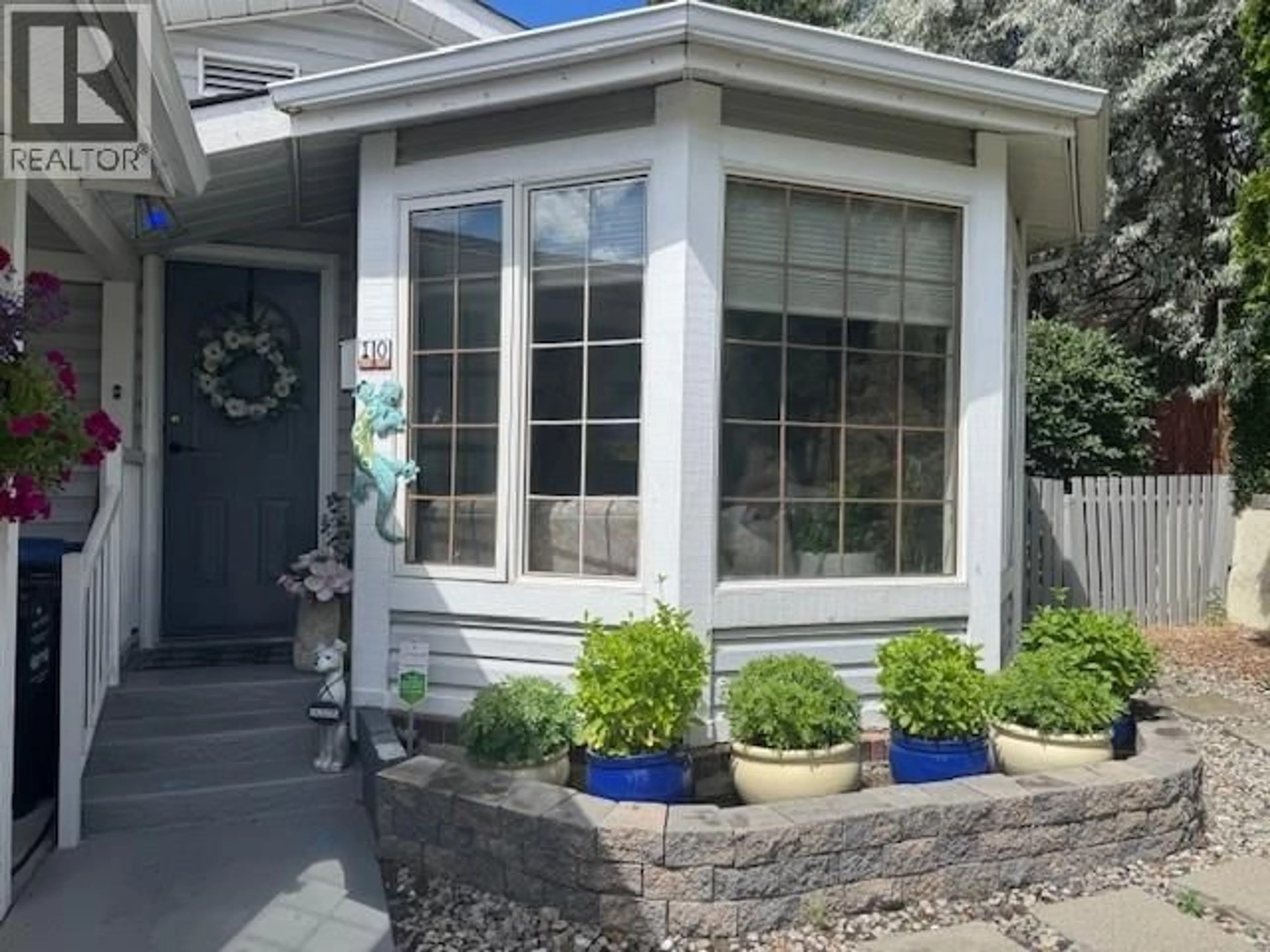 Home with vinyl exterior material, street for 10 - 3096 SOUTH MAIN STREET, Penticton British Columbia V2A6G5