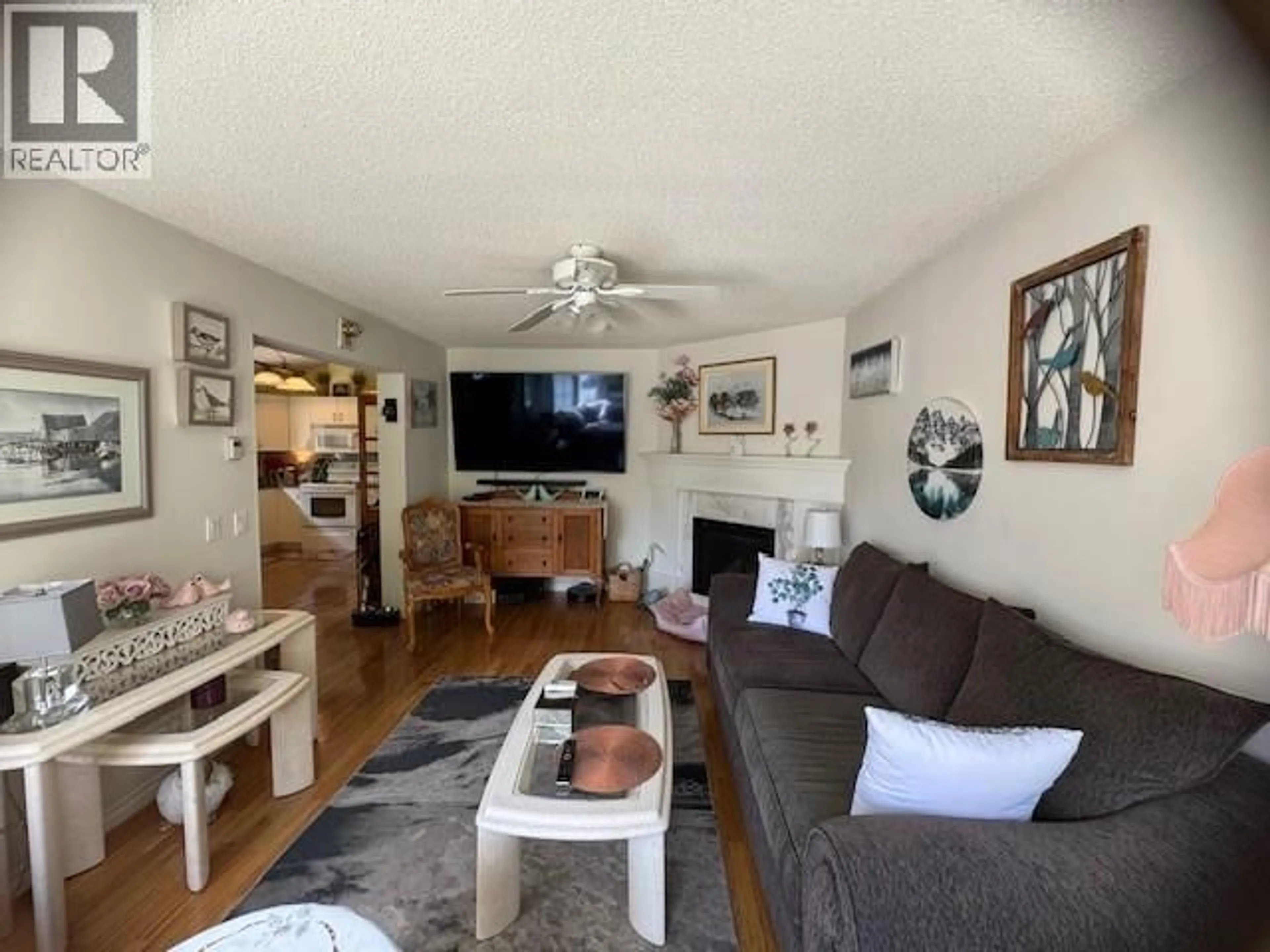 Living room with furniture, unknown for 10 - 3096 SOUTH MAIN STREET, Penticton British Columbia V2A6G5