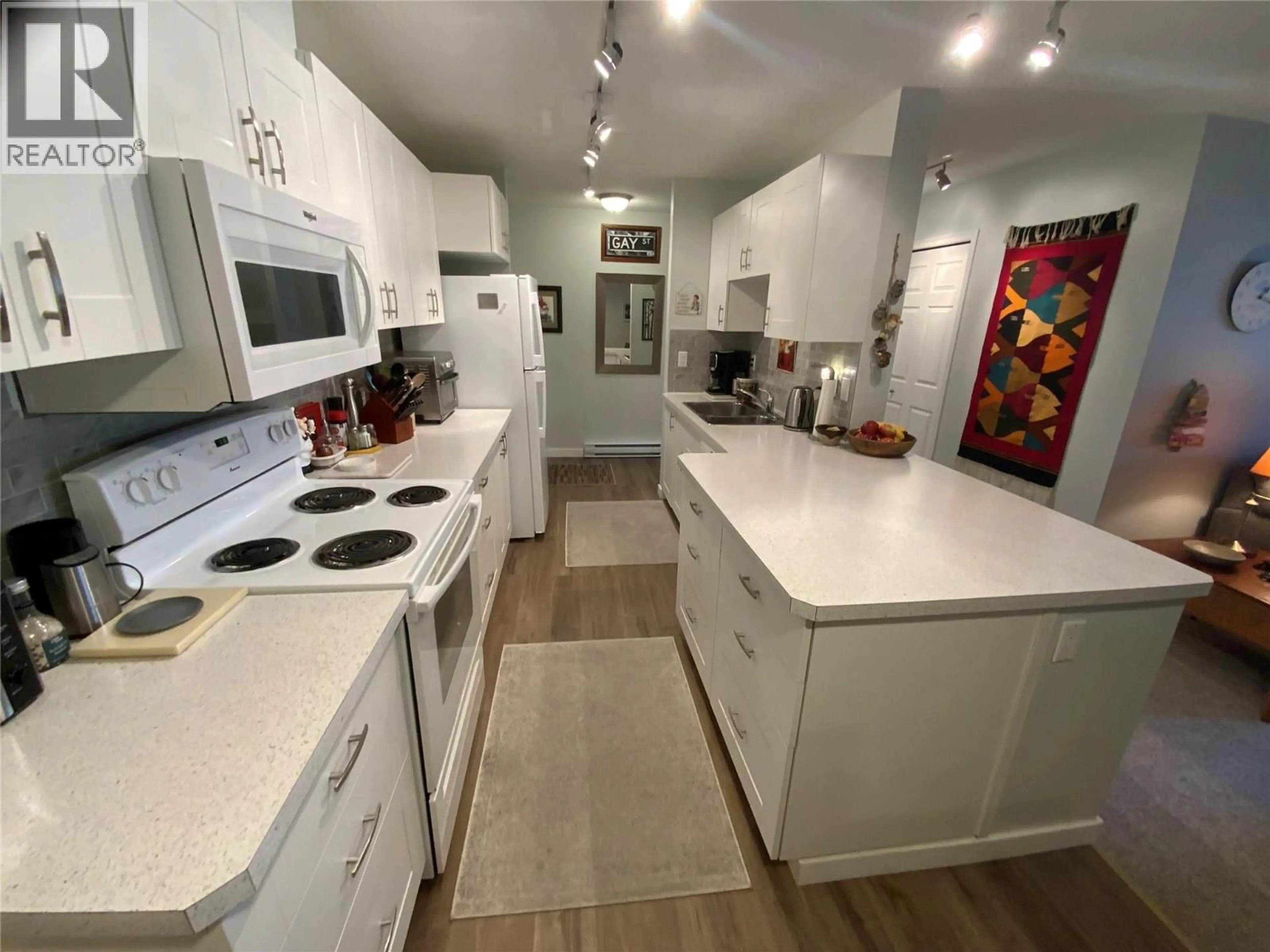 Open concept kitchen, unknown for 104 - 740 WINNIPEG STREET, Penticton British Columbia V2A5N3