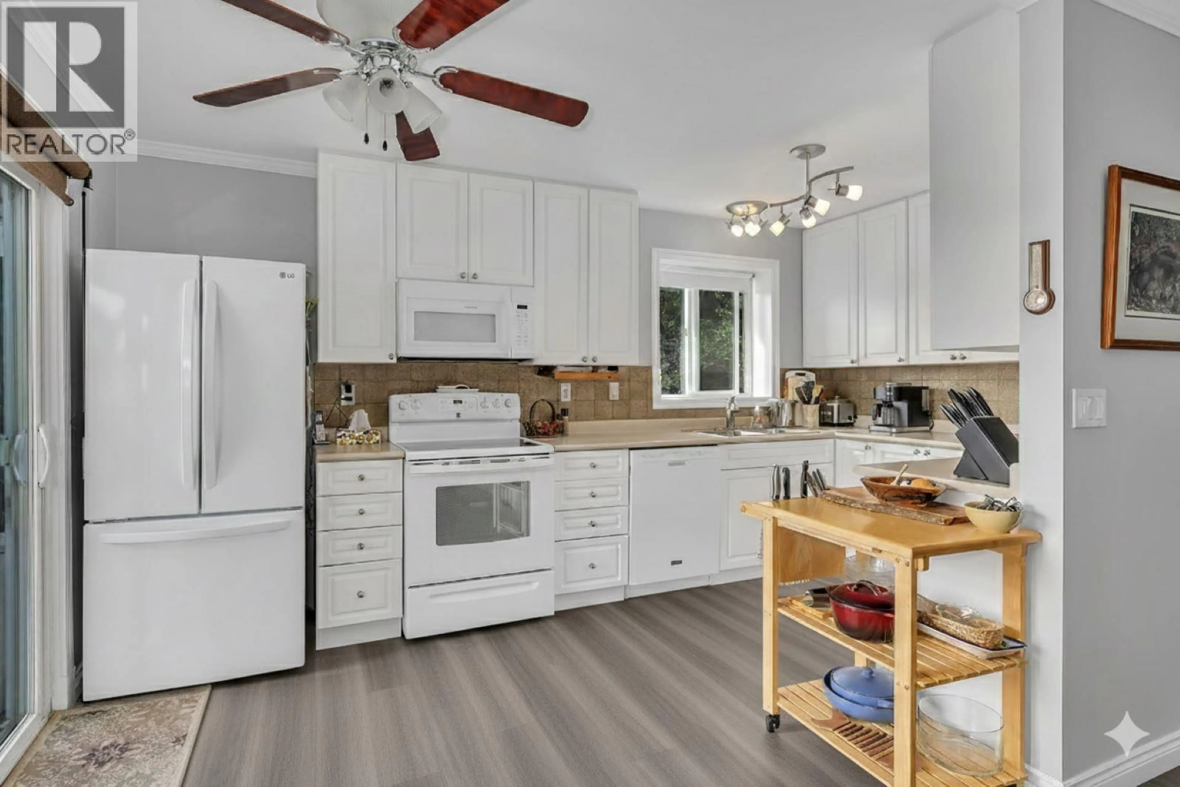 Open concept kitchen, unknown for 1175 TREVOR DRIVE, West Kelowna British Columbia V1Z2K1