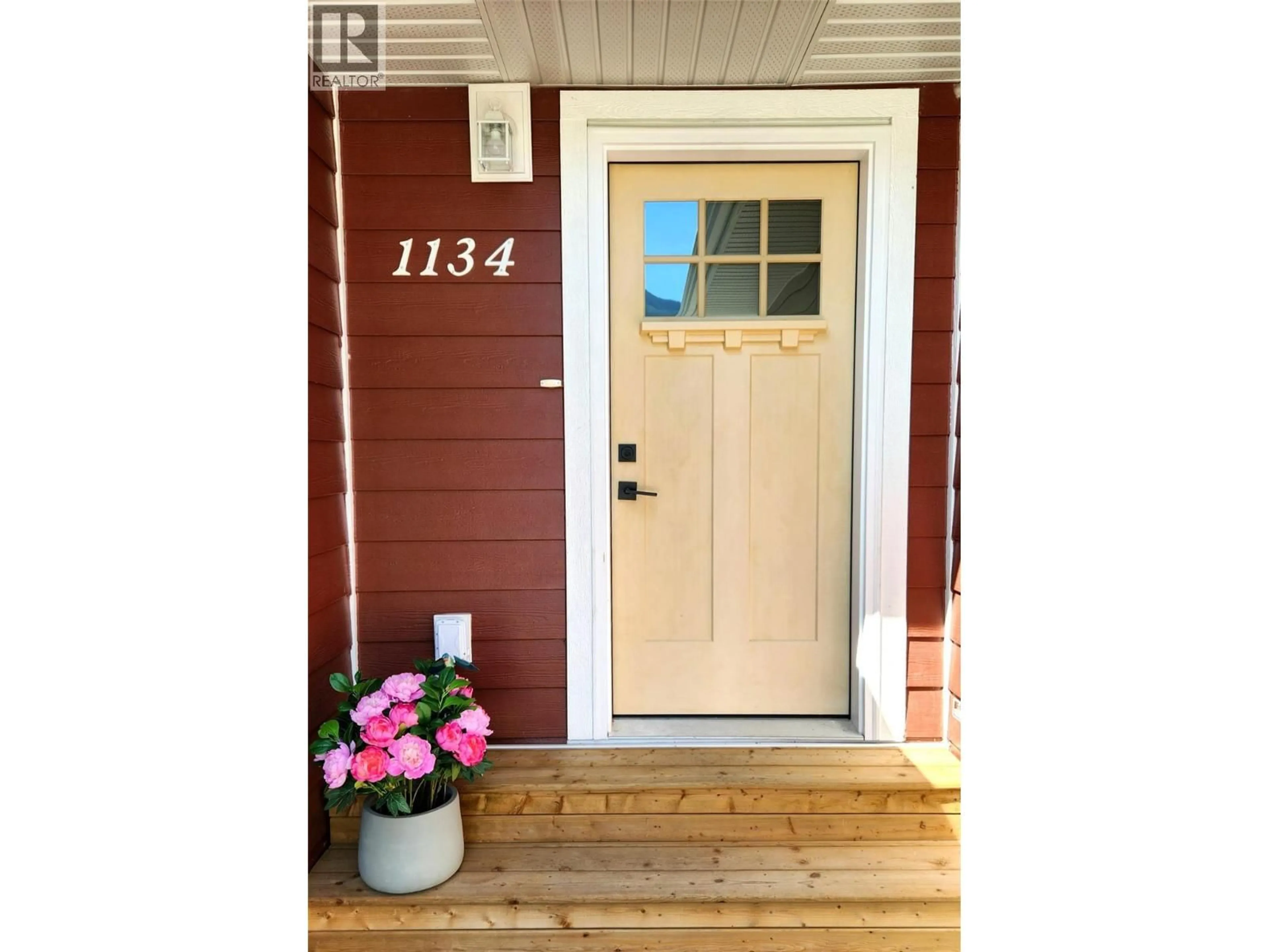 Indoor entryway for 1134 HAWTHORN ROW, Sicamous British Columbia V0E2V0