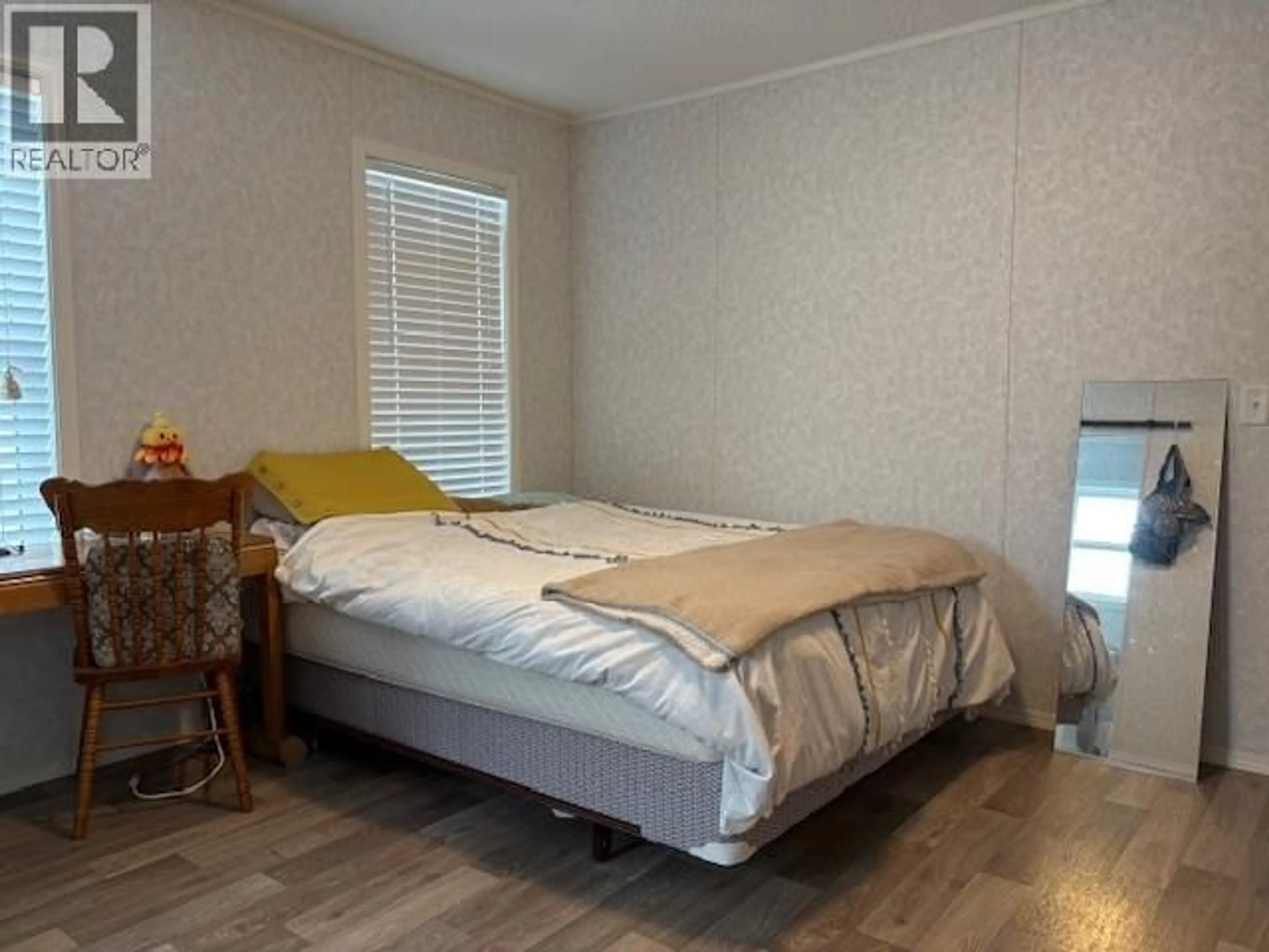 Bedroom with bed, unknown for 924 STEEPLE VIEW DRIVE NORTHWEST, Cranbrook British Columbia V1C5L3