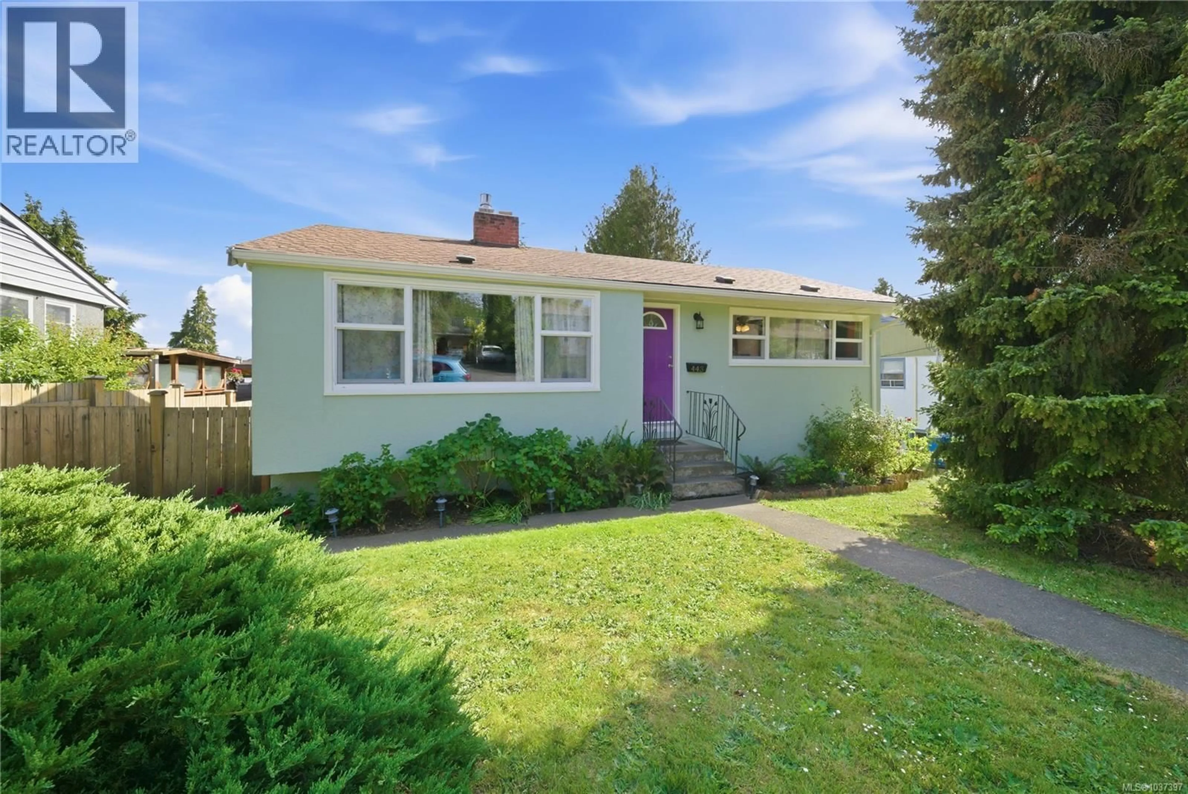 Home with vinyl exterior material, street for 443 AYSGARTH STREET, Nanaimo British Columbia V9R1V7