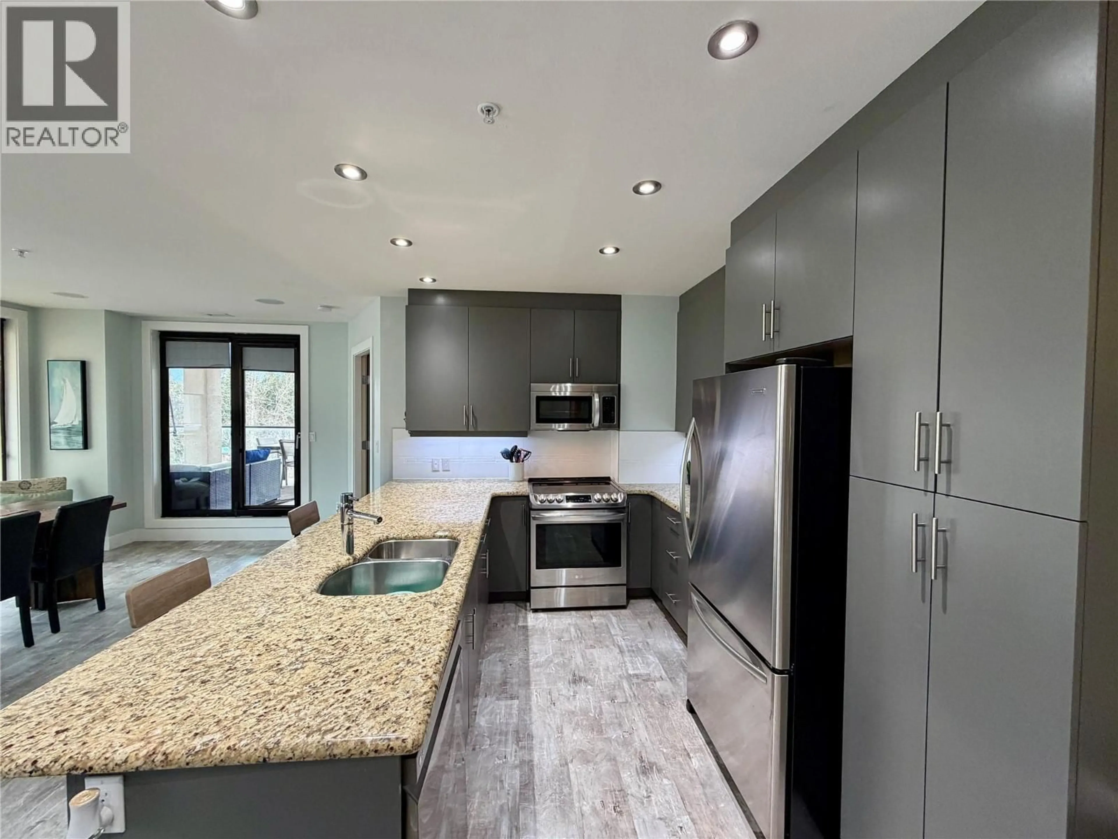 Contemporary kitchen, unknown for 506 - 326 MARA LAKE LANE, Sicamous British Columbia V0E2V1