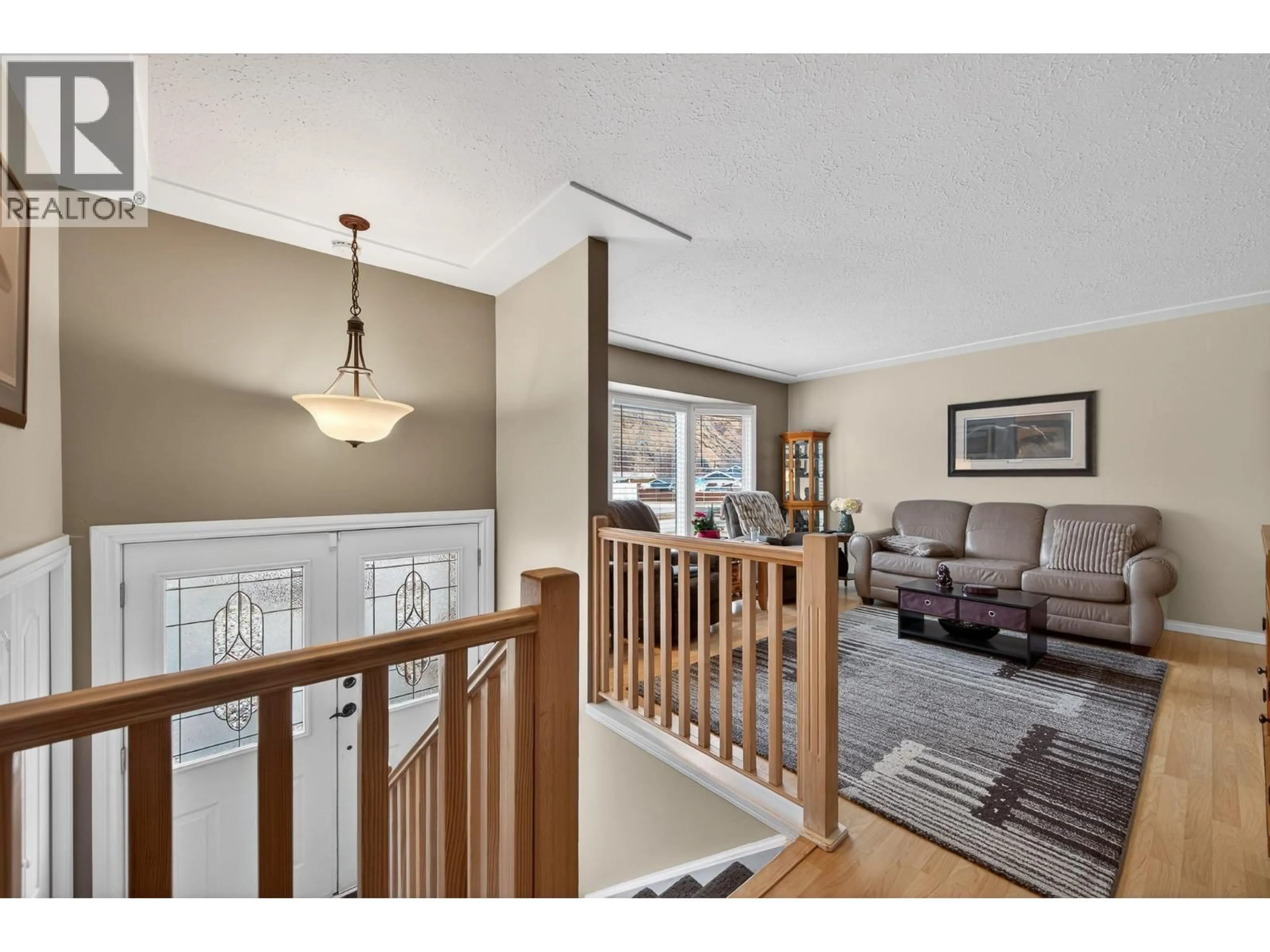 Indoor entryway for 2331 BRIARWOOD AVENUE, Kamloops British Columbia V2B4Z6