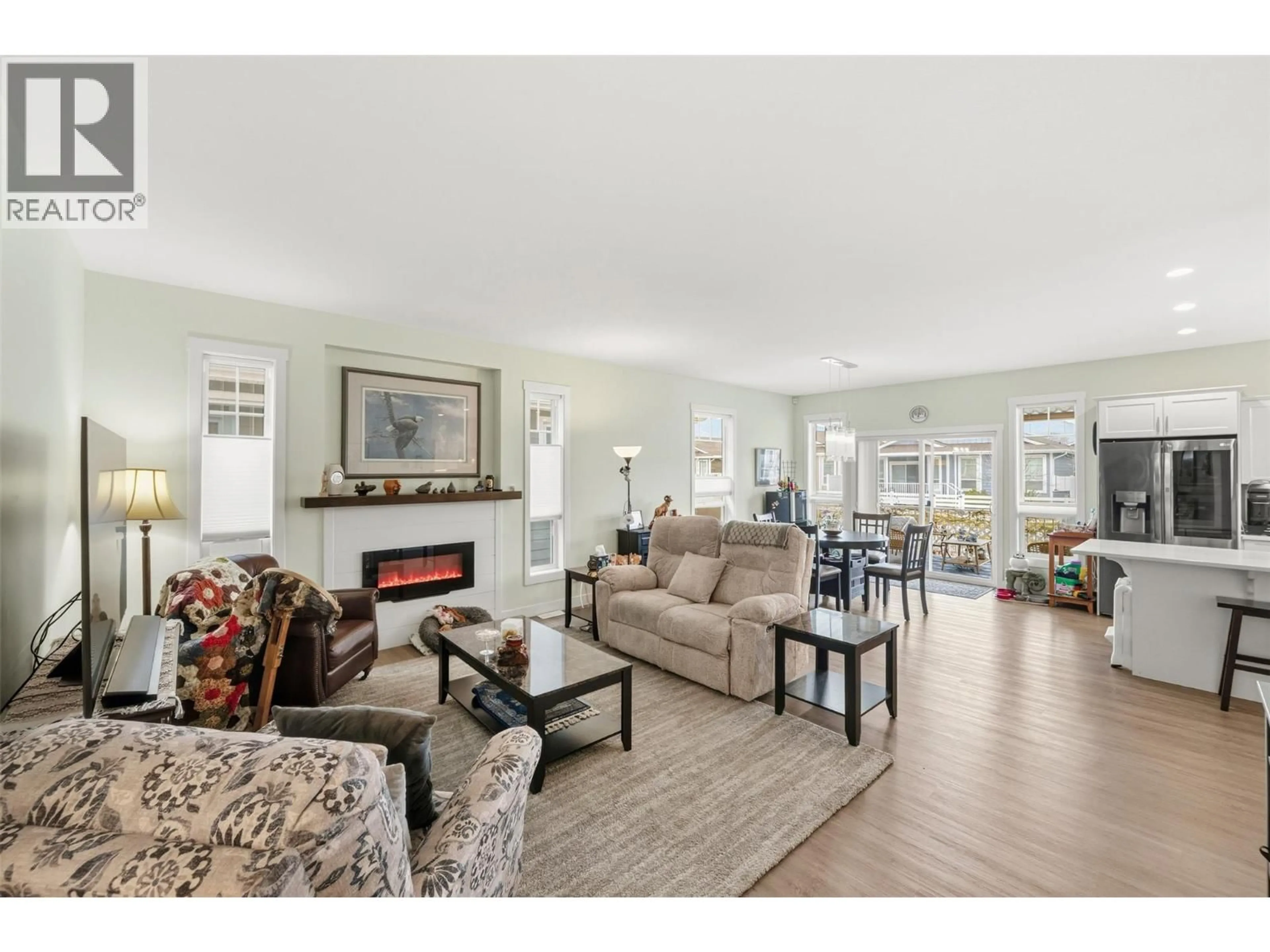 Living room with furniture, unknown for 14 - 351 WARREN AVENUE WEST, Penticton British Columbia V2A3N2