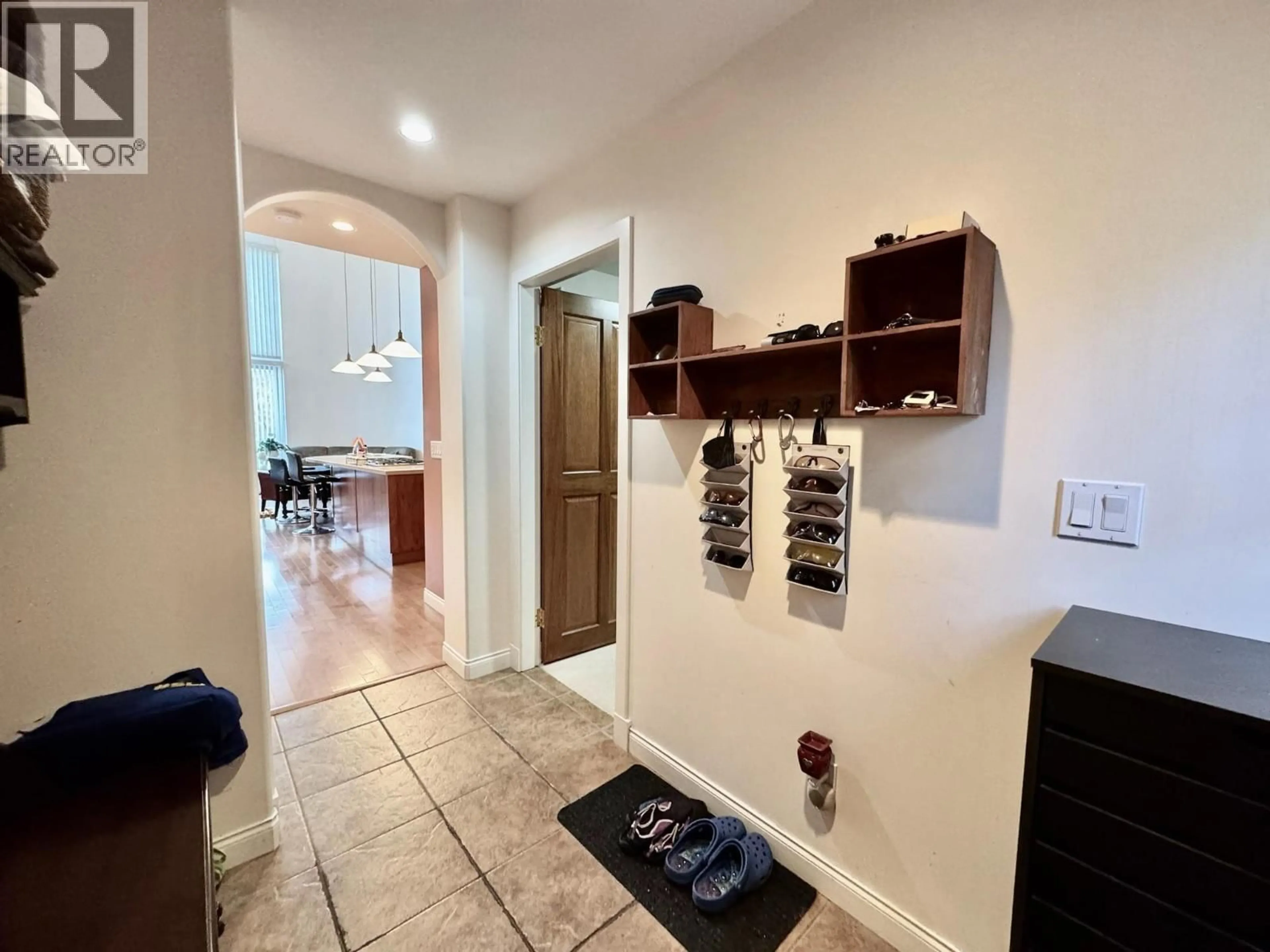 Indoor entryway for 204 - 250 MARINA WAY, Penticton British Columbia V2A1H4