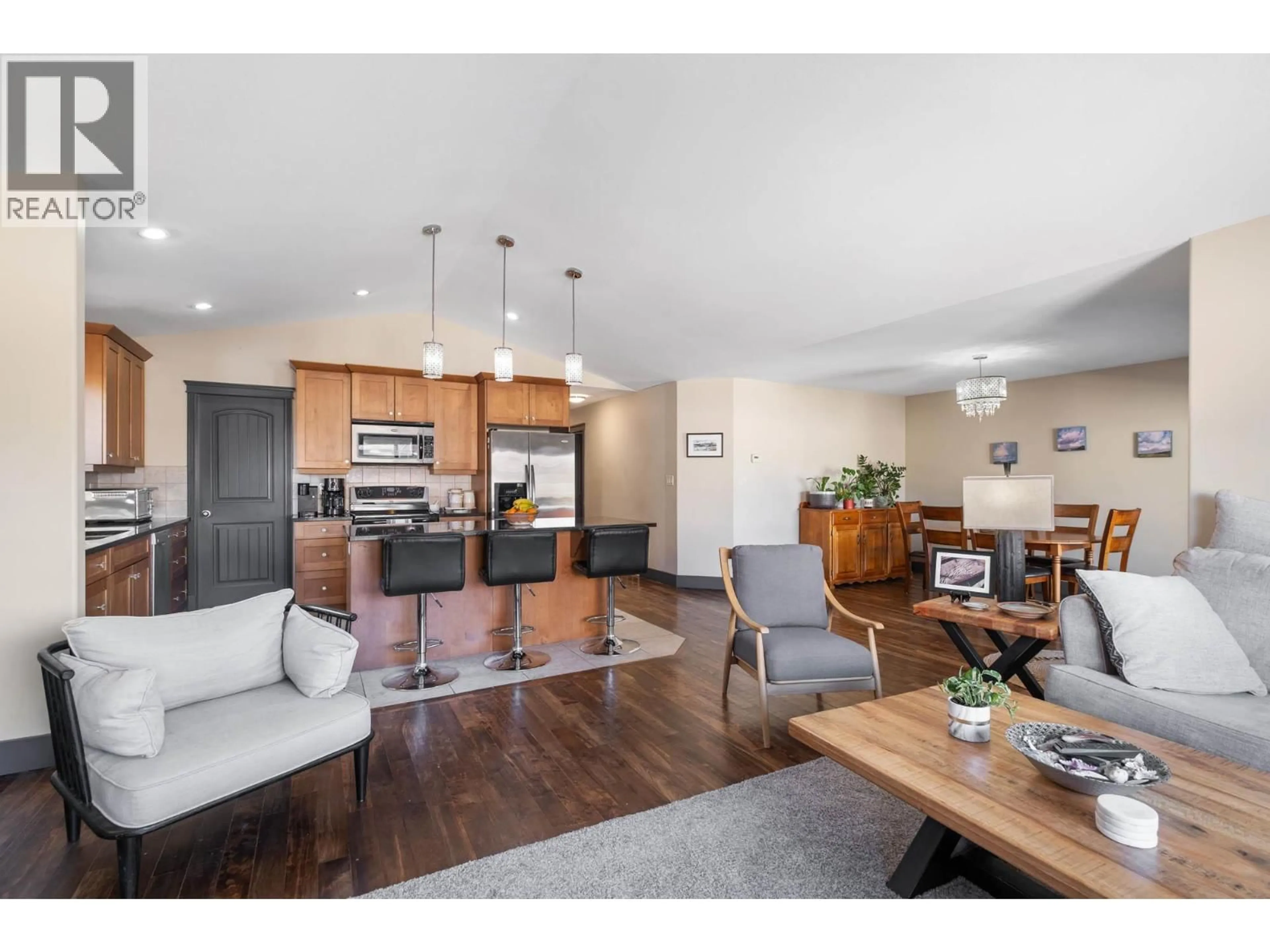 Open concept kitchen, wood/laminate floor for 3284 REDECOPP COURT, Lake Country British Columbia V4V1V4