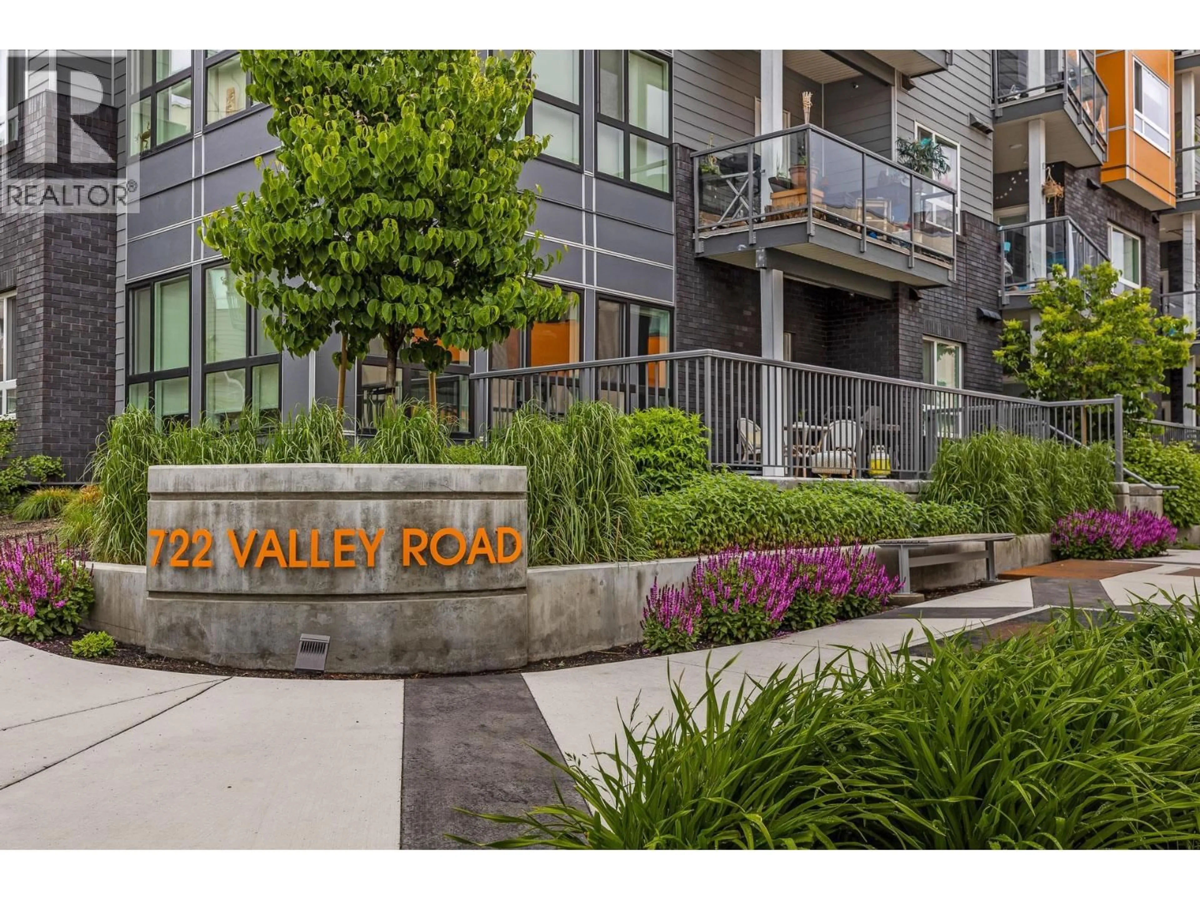 Indoor foyer for 409 - 722 VALLEY ROAD, Kelowna British Columbia V1V0E2