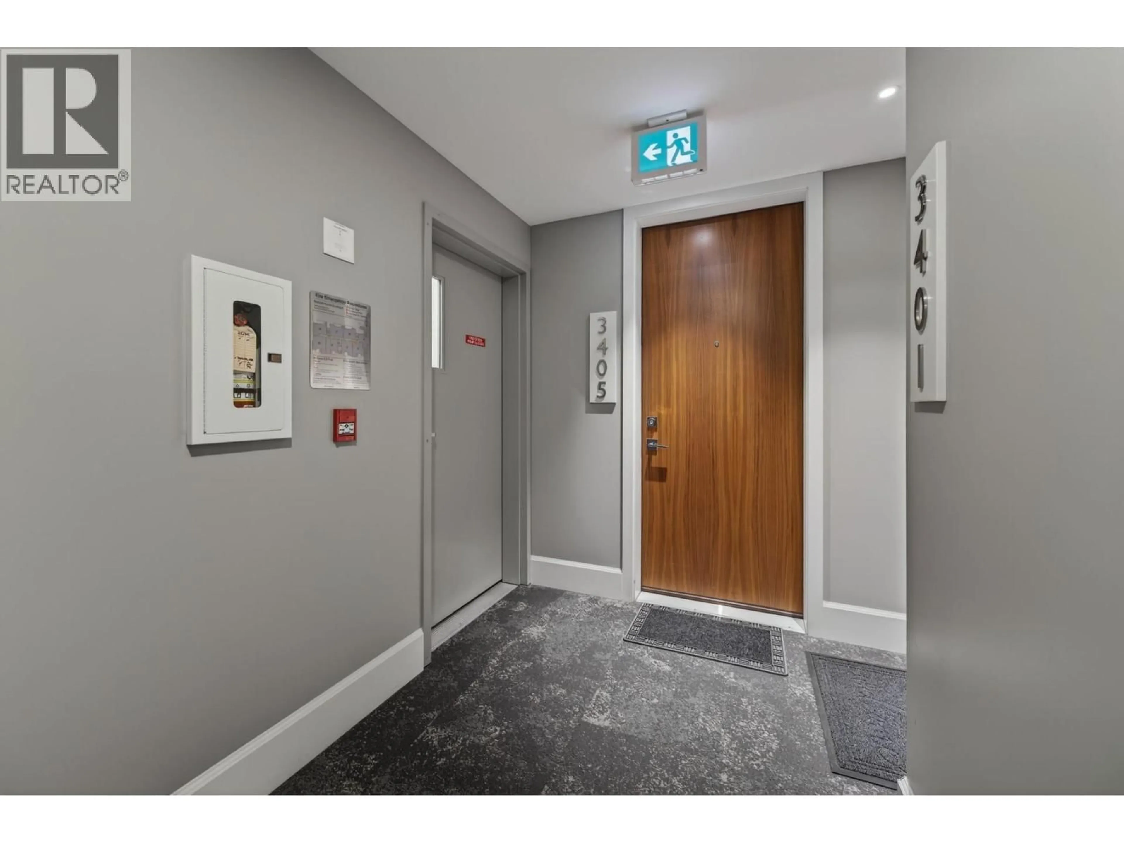 Indoor foyer for 3405 - 1405 SPRINGHILL DRIVE, Kamloops British Columbia V2C0B4