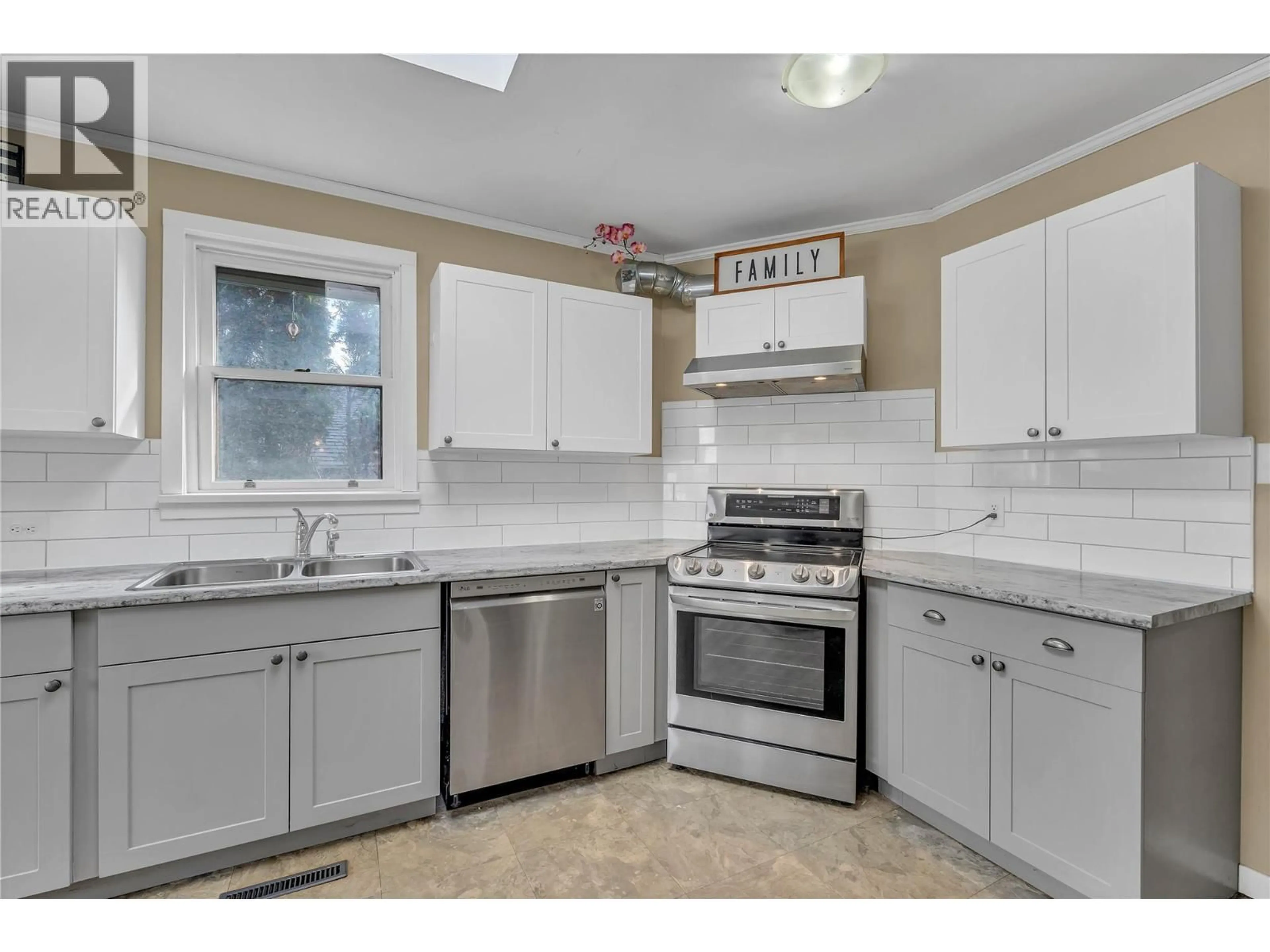 Standard kitchen, ceramic/tile floor for 796 CHASE AVENUE, Penticton British Columbia V2A2H9