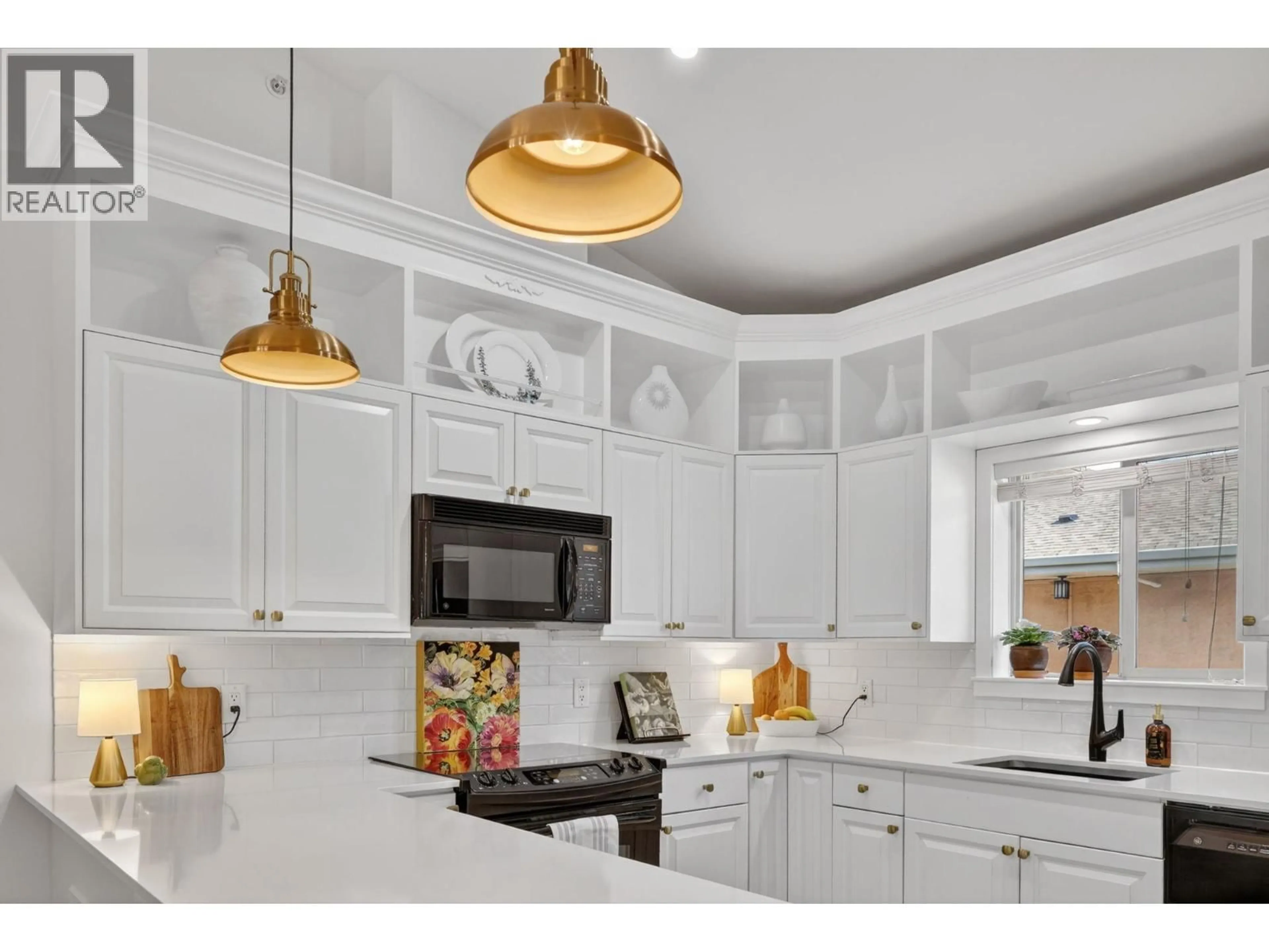 Open concept kitchen, ceramic/tile floor for 301 - 3996 BEACH AVENUE, Peachland British Columbia V0H1X5