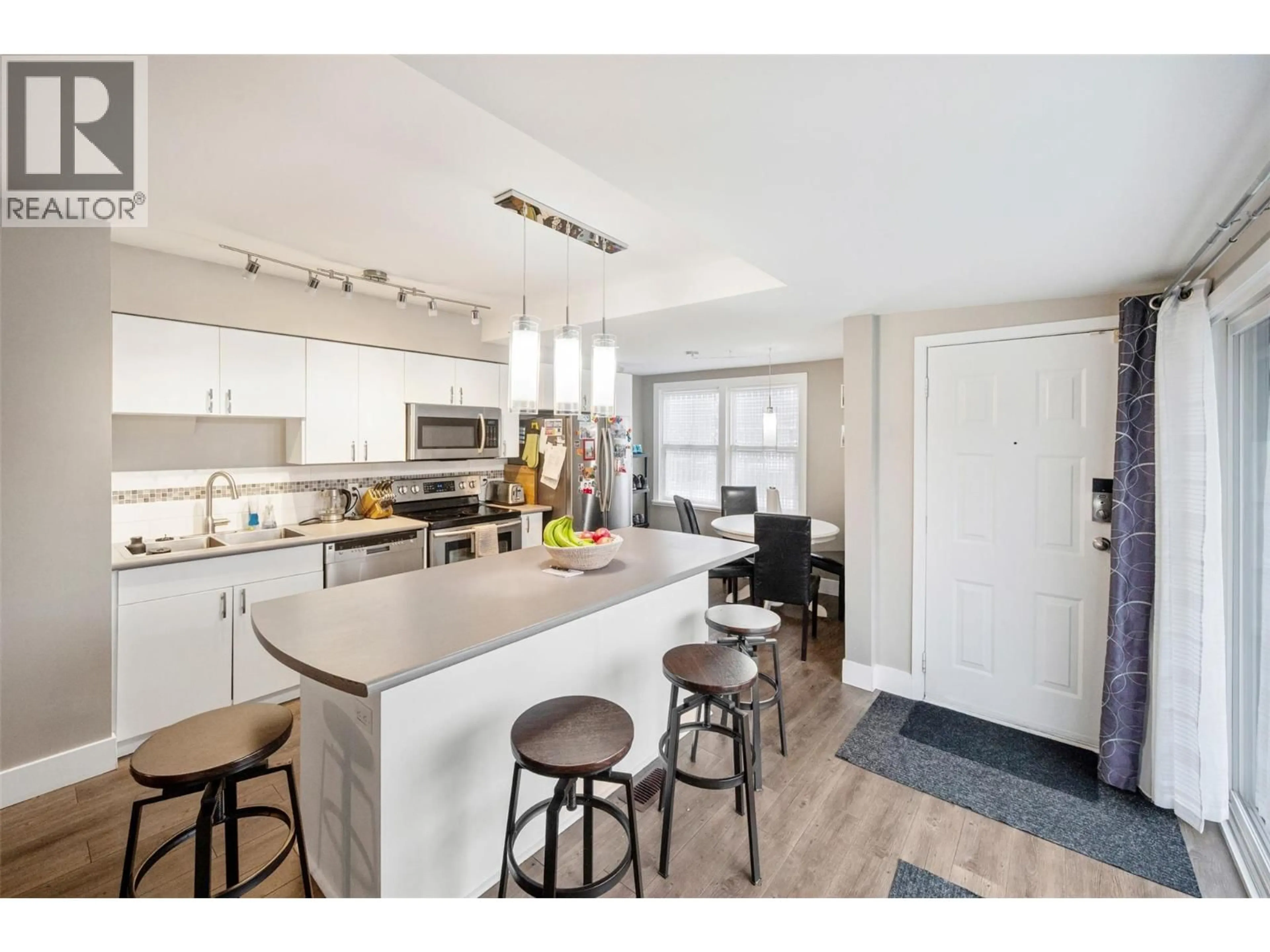 Open concept kitchen, unknown for 600 BRAID STREET, Penticton British Columbia V2A4Y5