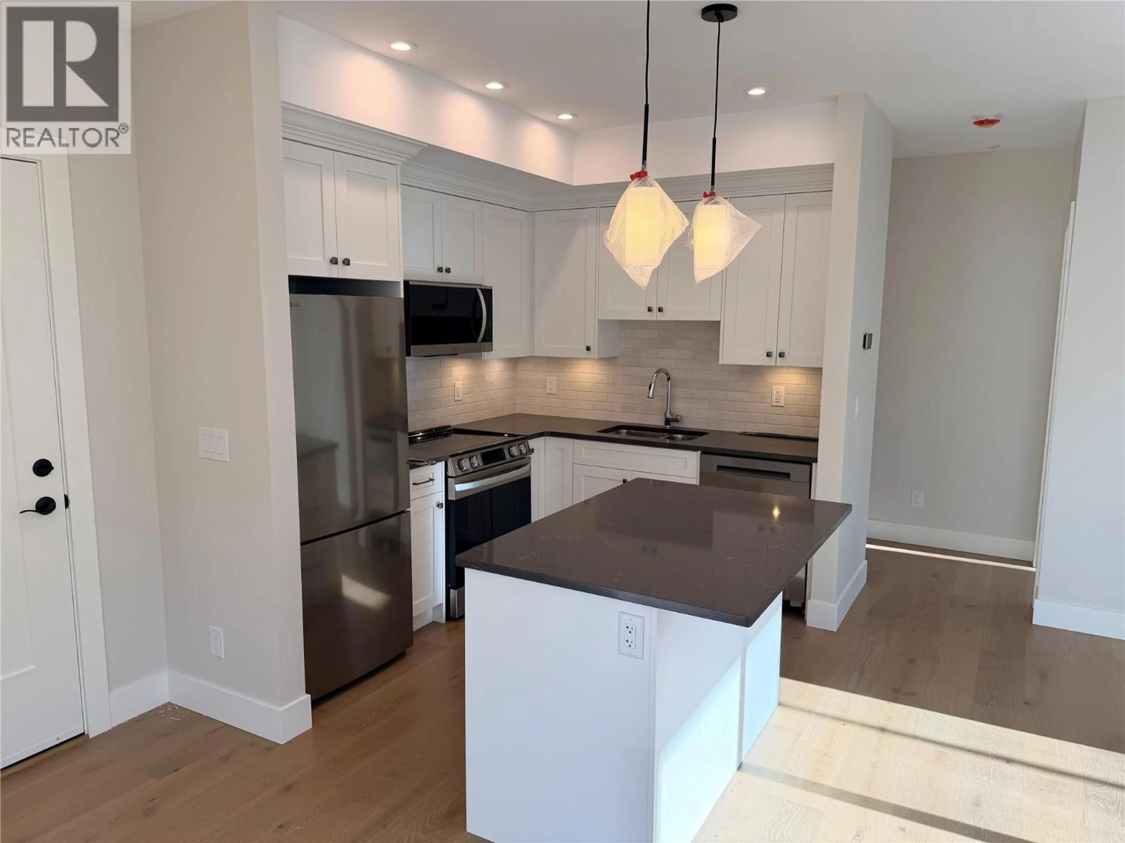 Open concept kitchen, unknown for 104 - 2171 VAN HORNE DRIVE, Kamloops British Columbia V1S0E2