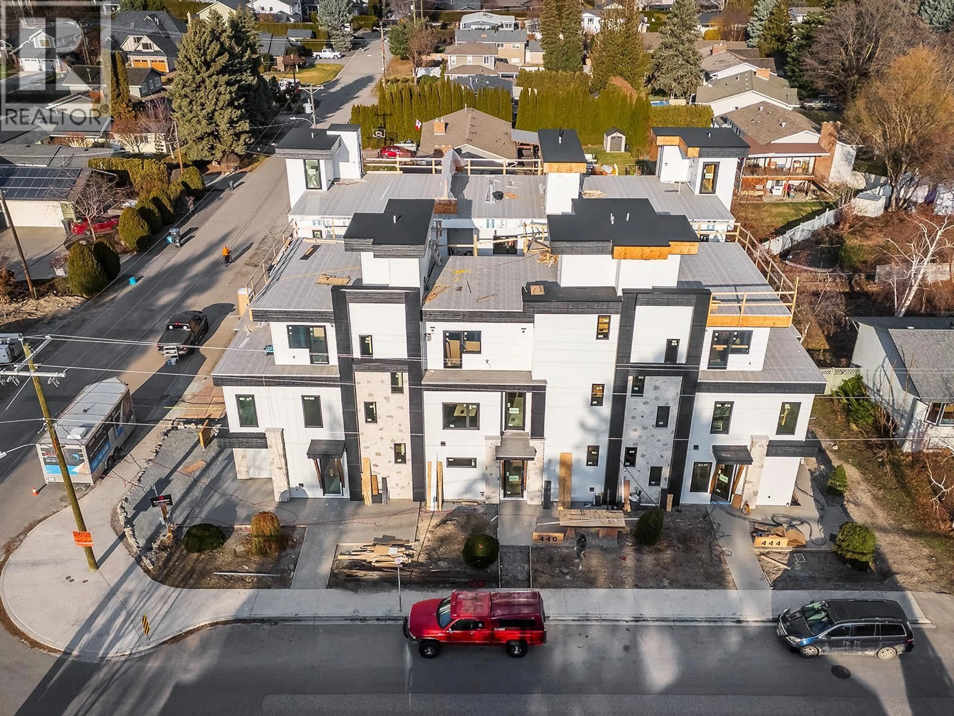 A pic from outside/outdoor area/front of a property/back of a property/a pic from drone, street for 444 ELDORADO ROAD, Kelowna British Columbia V1W1G8