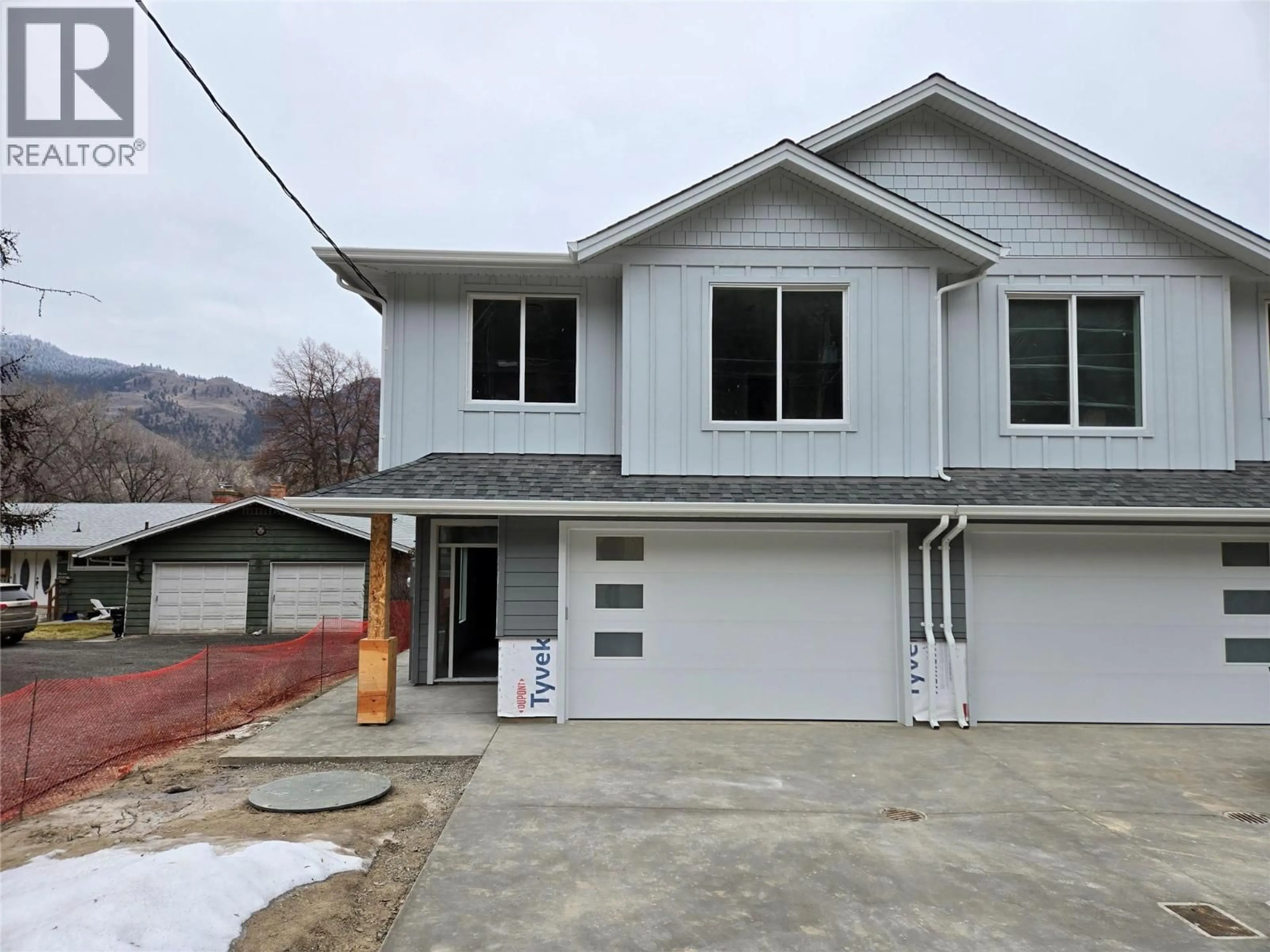 Home with vinyl exterior material, unknown for 5868 DALLAS DRIVE, Kamloops British Columbia V2C4X2