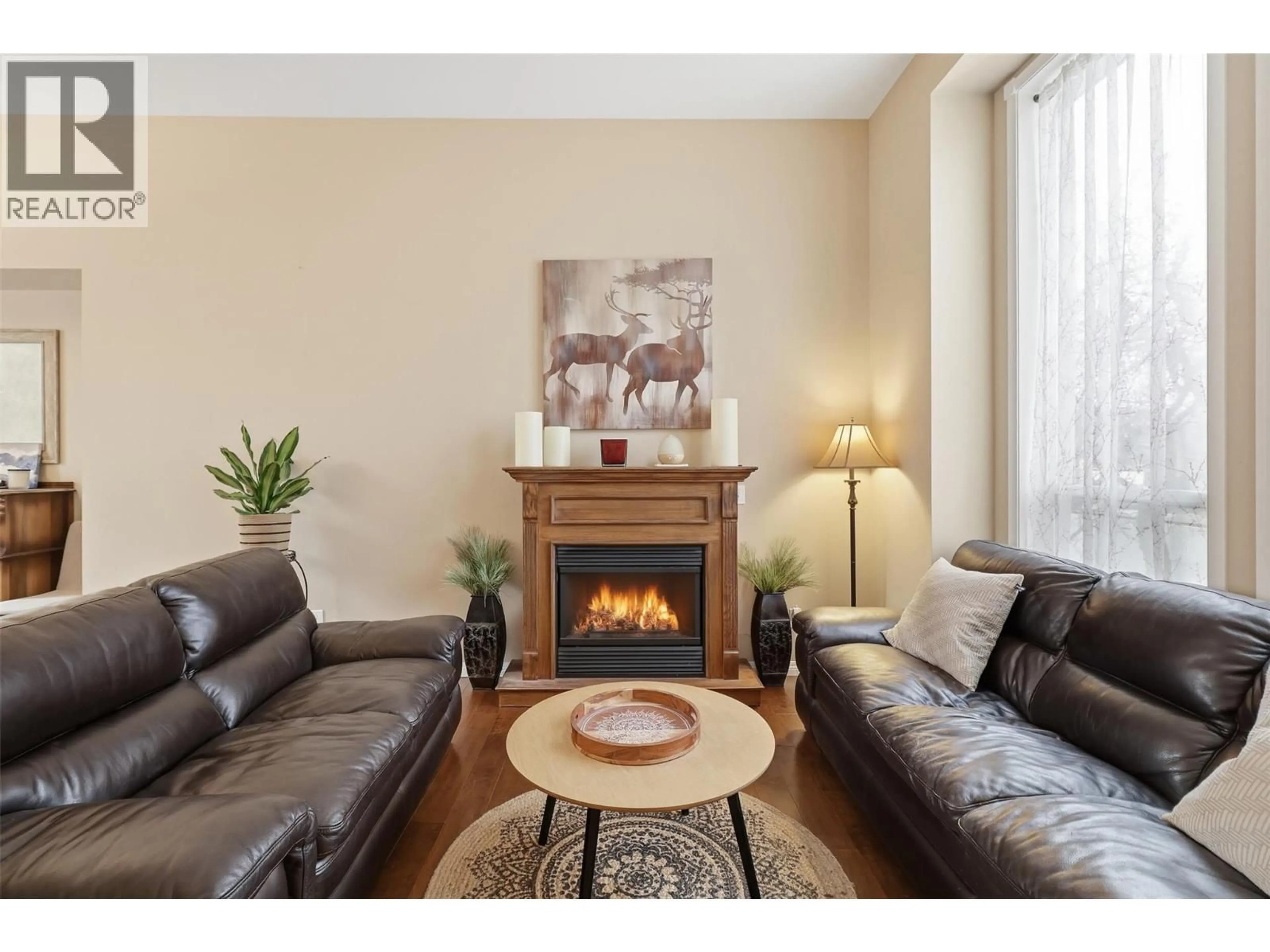 Living room with furniture, unknown for 1121 BURGESS WAY, Kamloops British Columbia V1S1S9